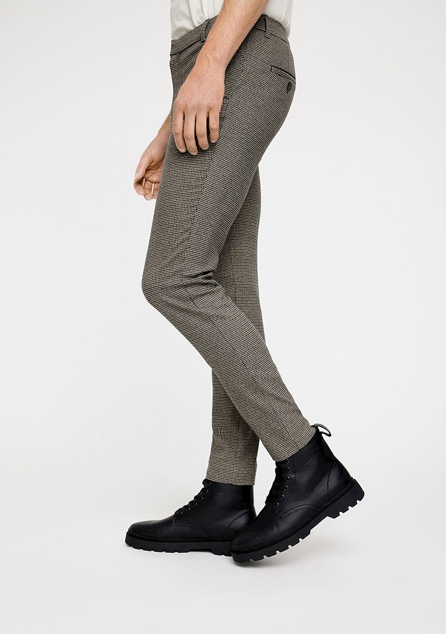 PLAIN CHINO