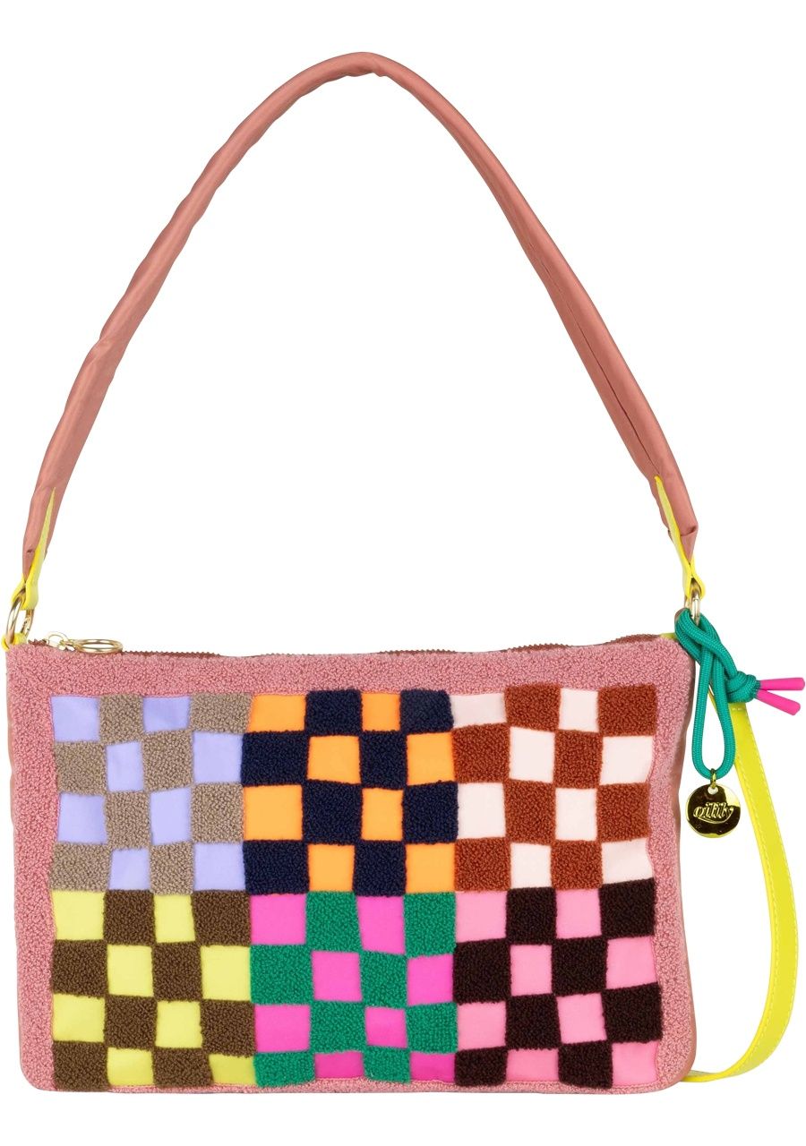 OILILY TAS