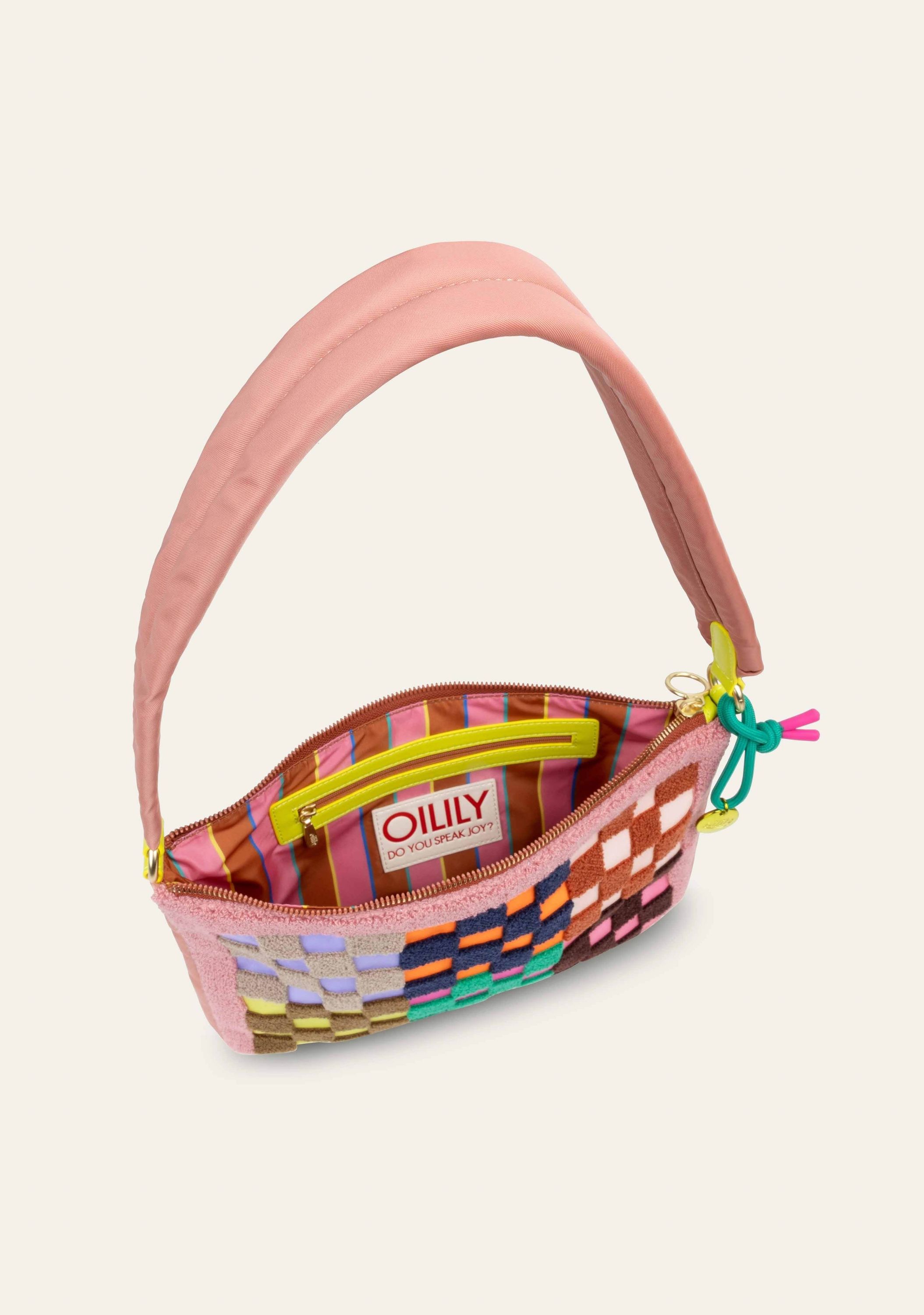 OILILY TAS