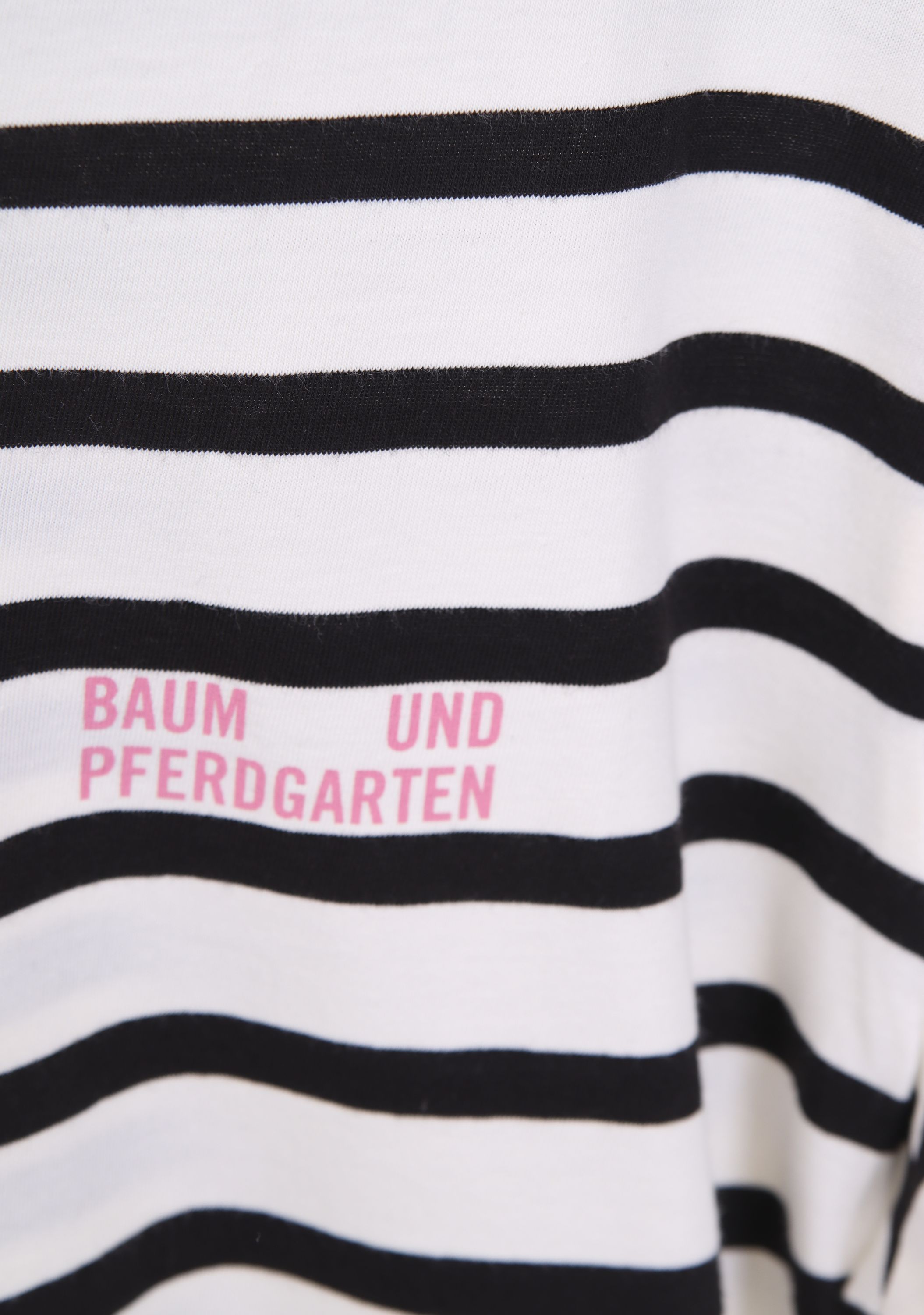 BAUM UND PFERDGARTEN SHIRT