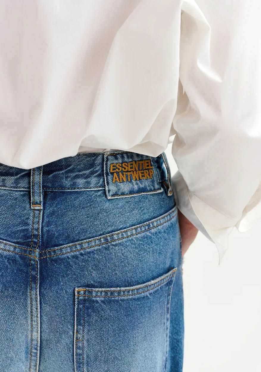 ESSENTIEL JEANS