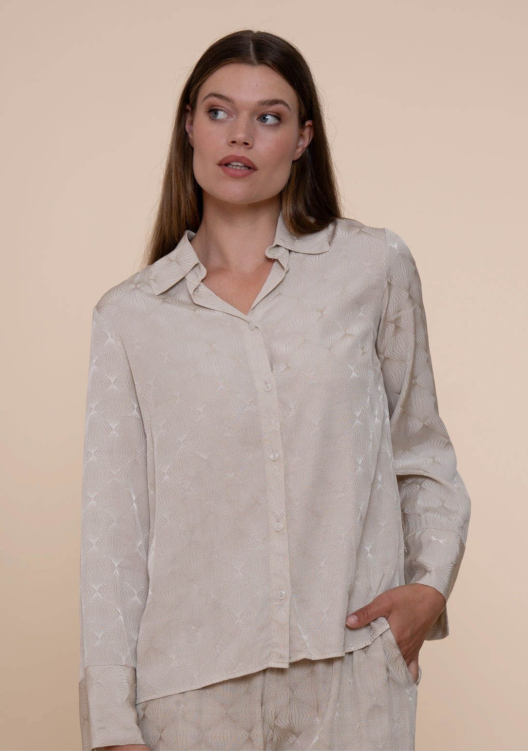 SIMPLE BLOUSE