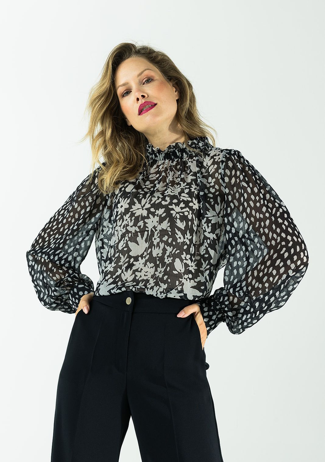 LABEL DOT BLOUSE