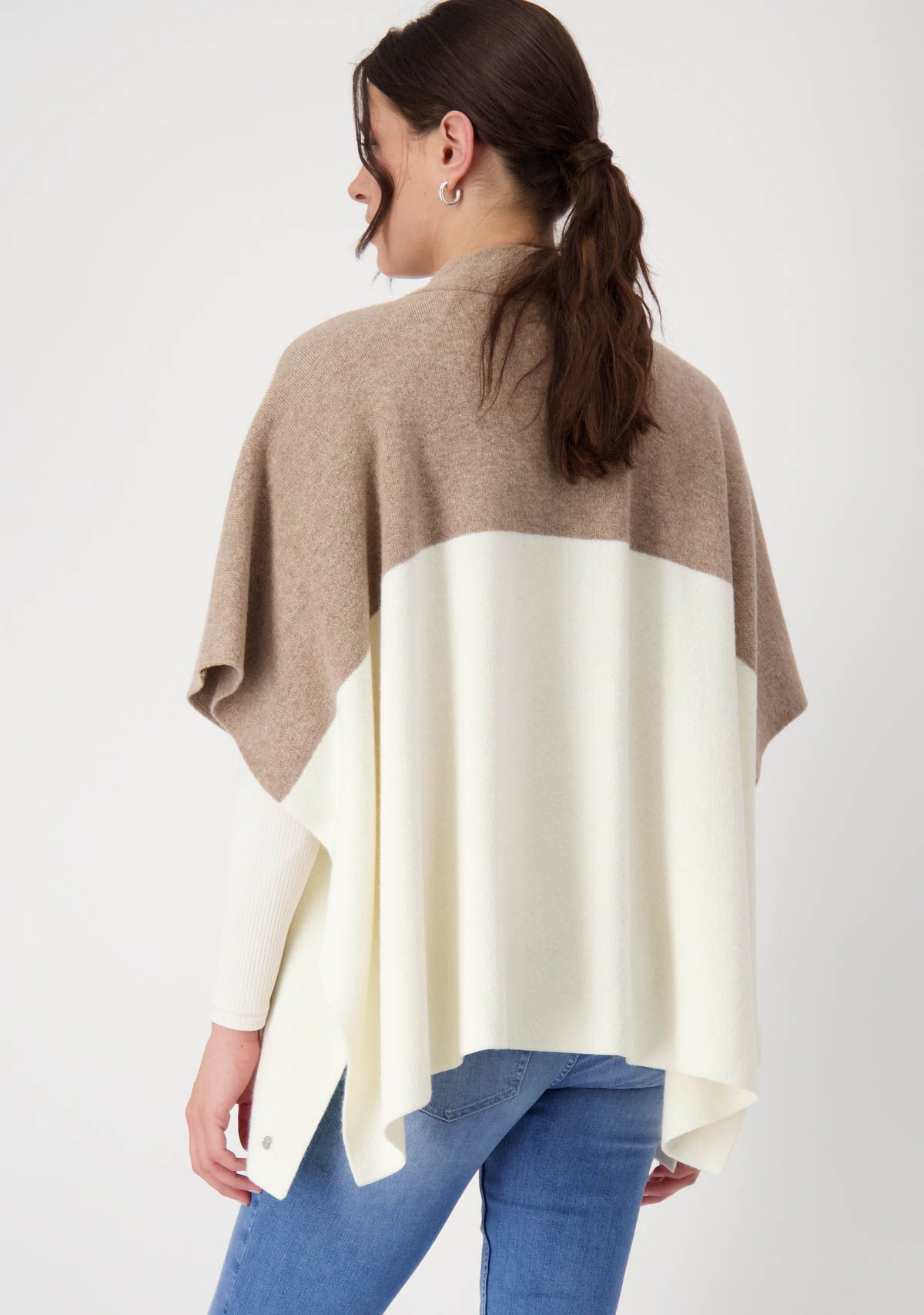 MONARI PONCHO