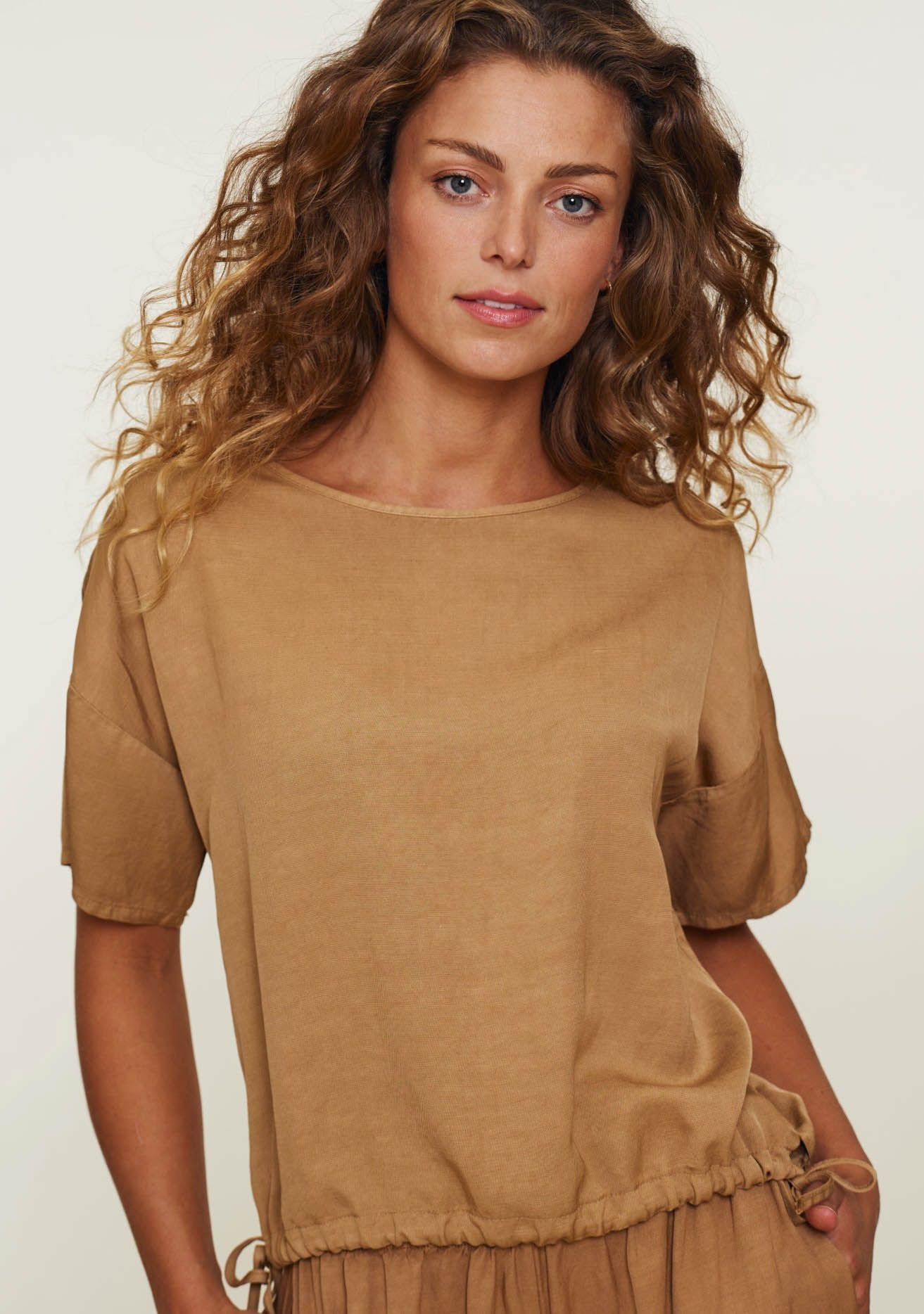 SIMPLE BLOUSE