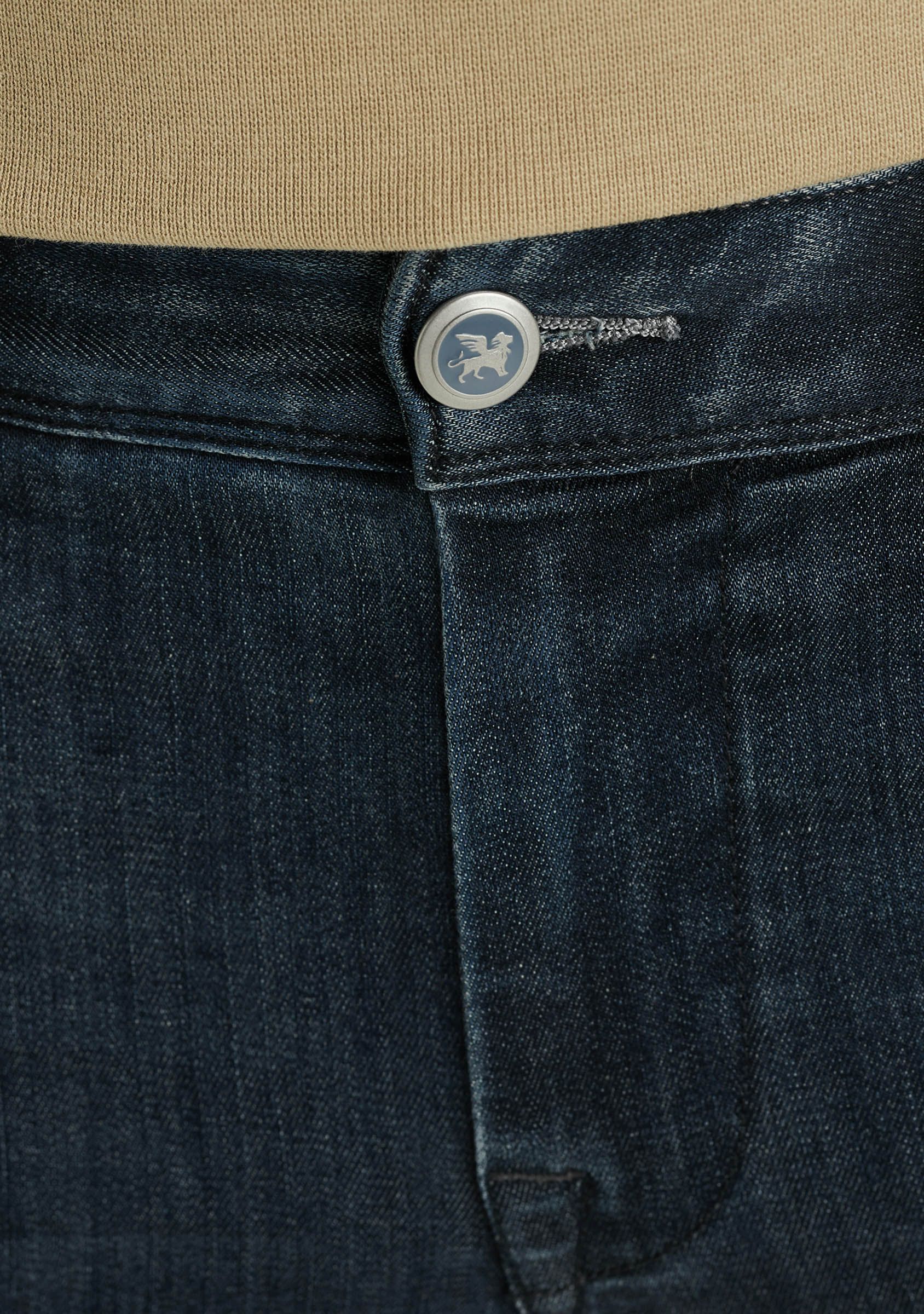 VANGUARD JEANS