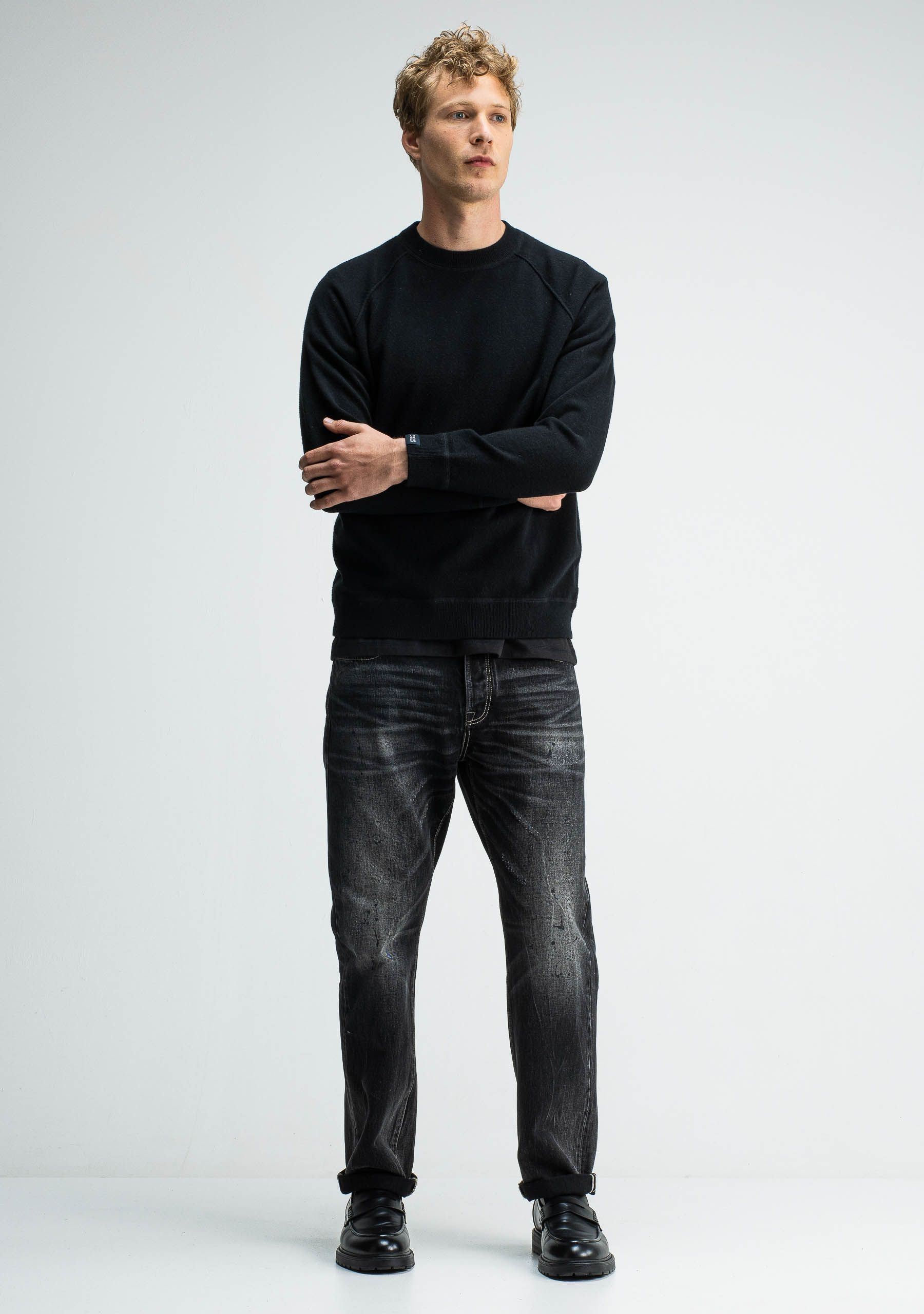 BUTCHER OF BLUE SWEATER