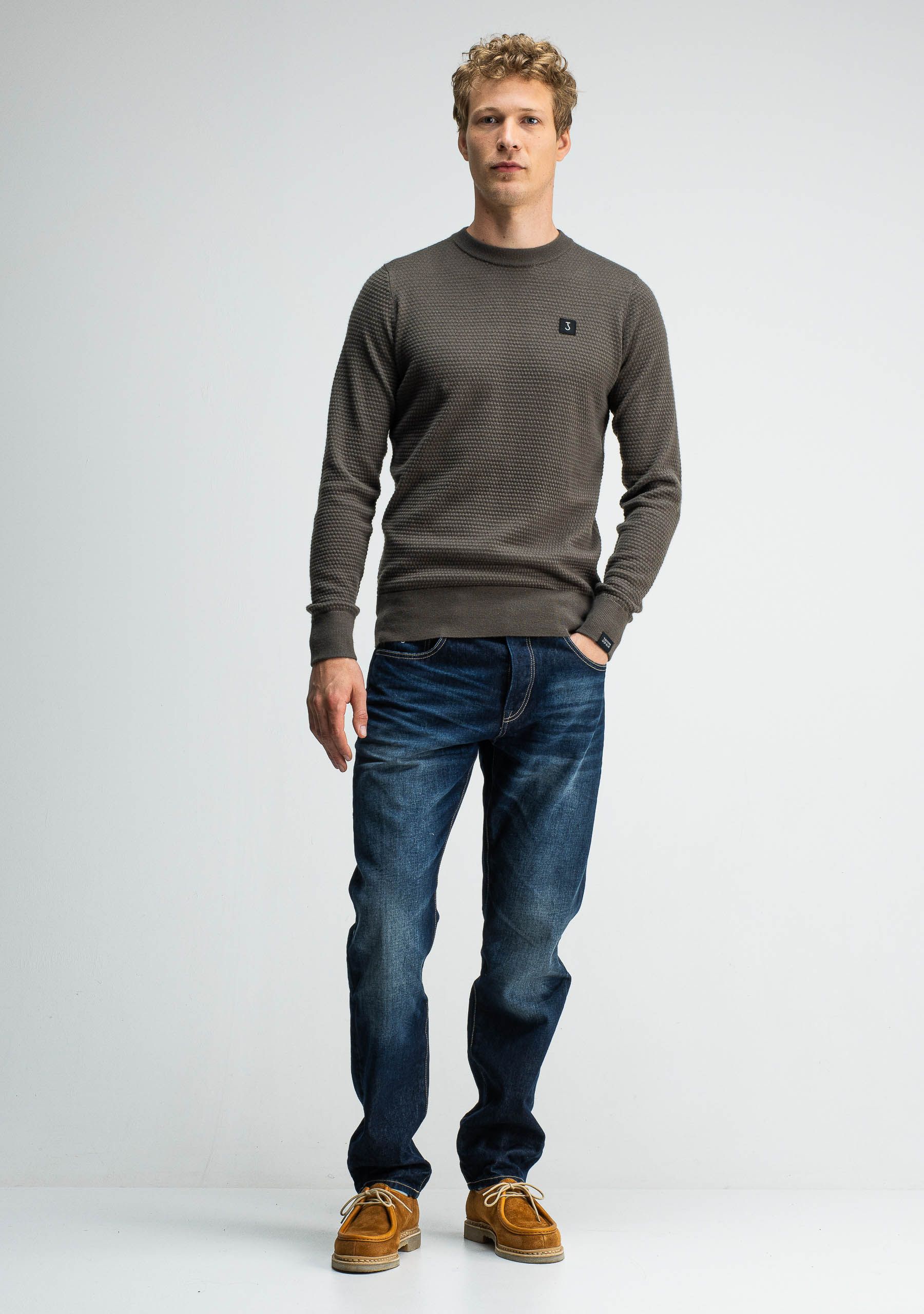 BUTCHER OF BLUE SWEATER