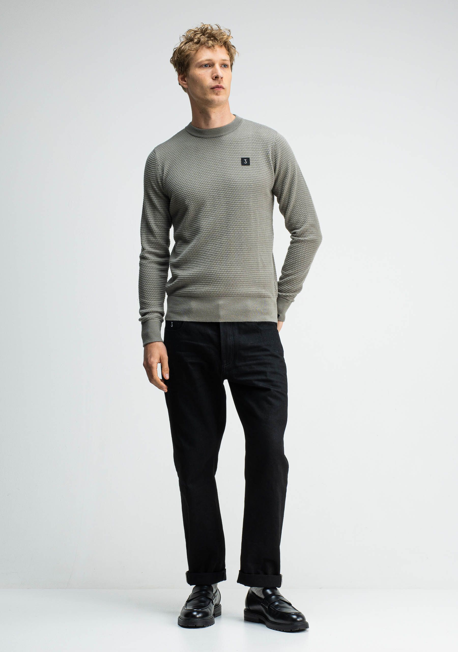 BUTCHER OF BLUE SWEATER