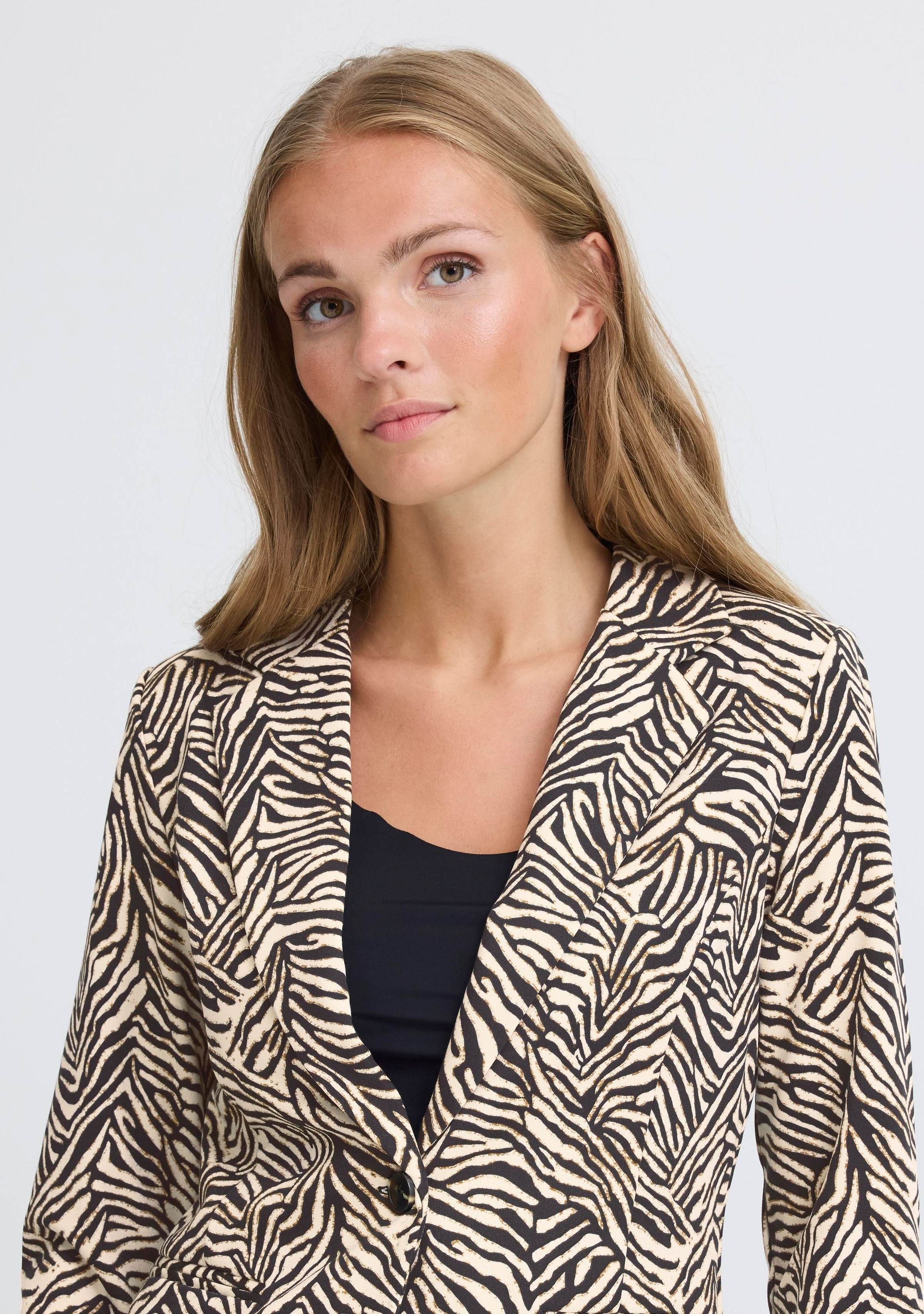 ICHI BLAZER