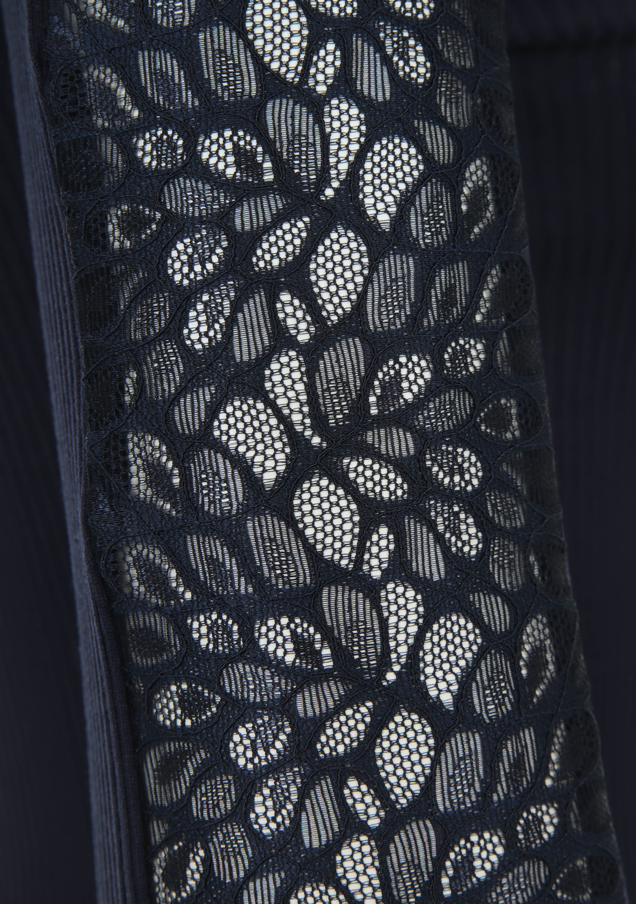 ROSEMUNDE TUNIEK