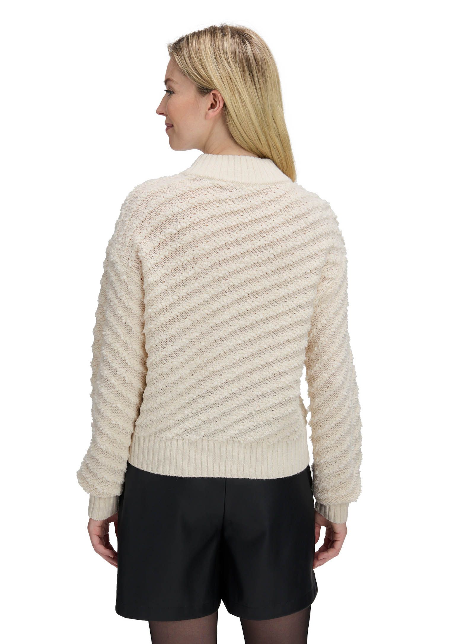 BETTY & CO TRUI