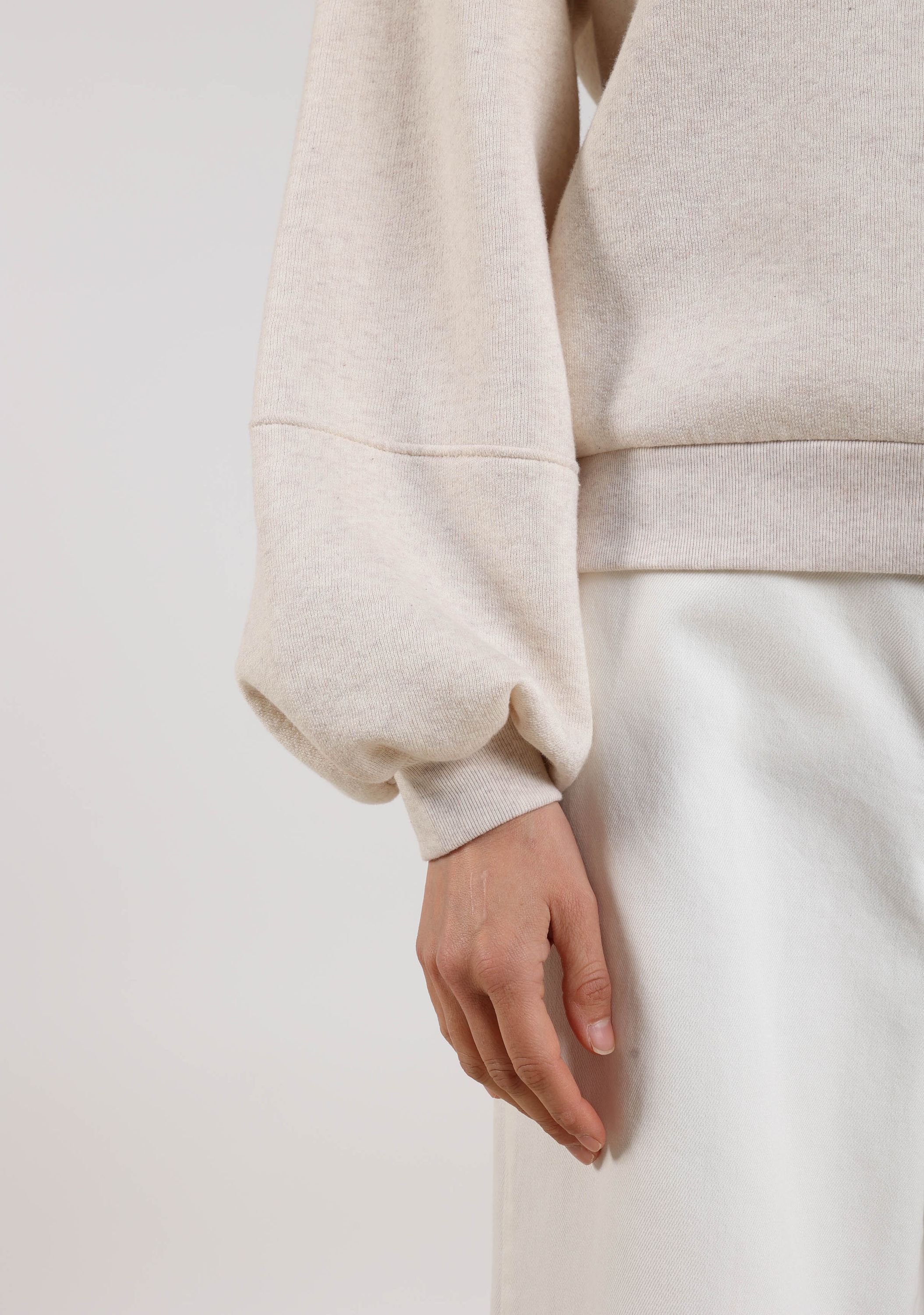 NUKUS SWEATER