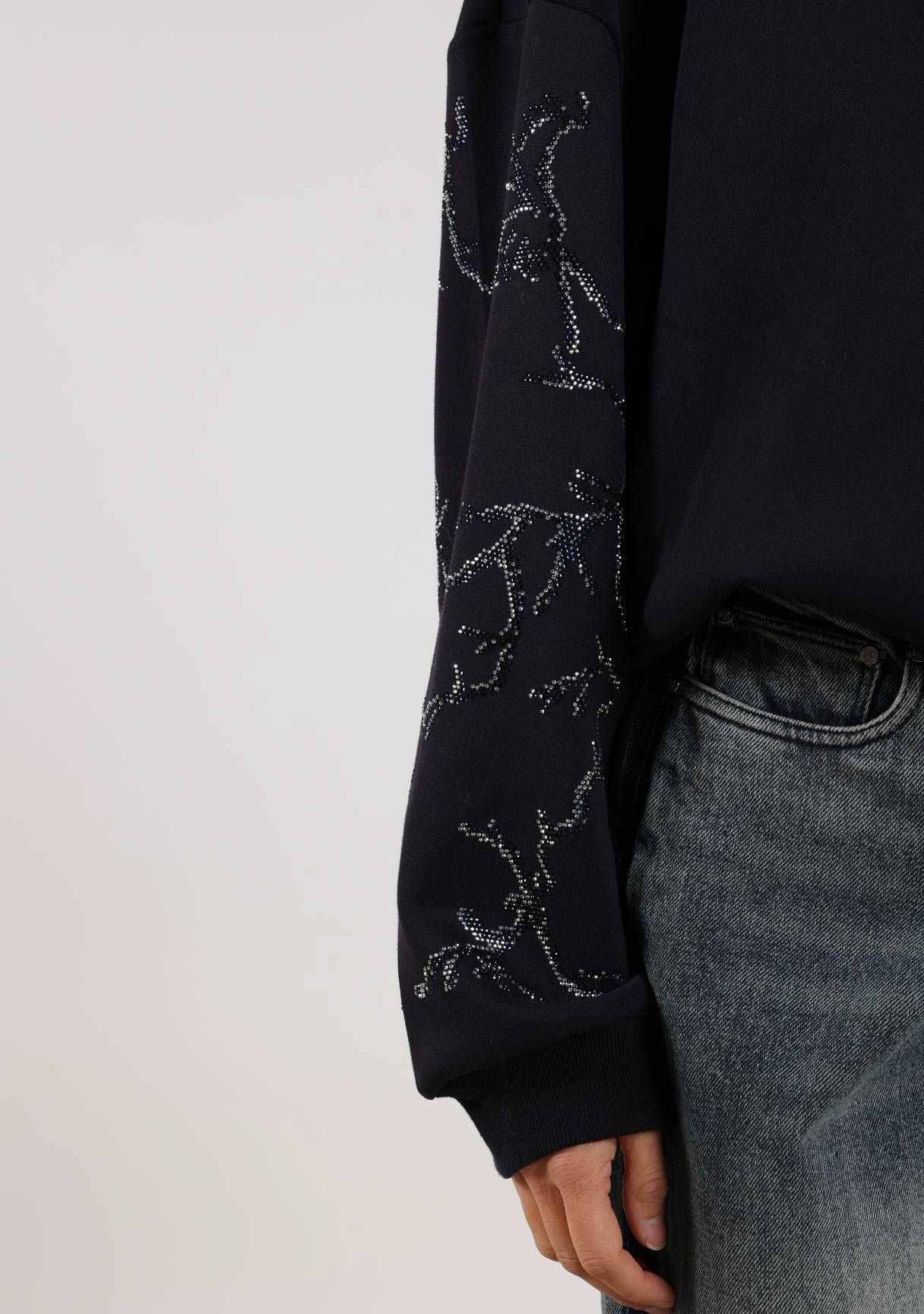 NUKUS SWEATER