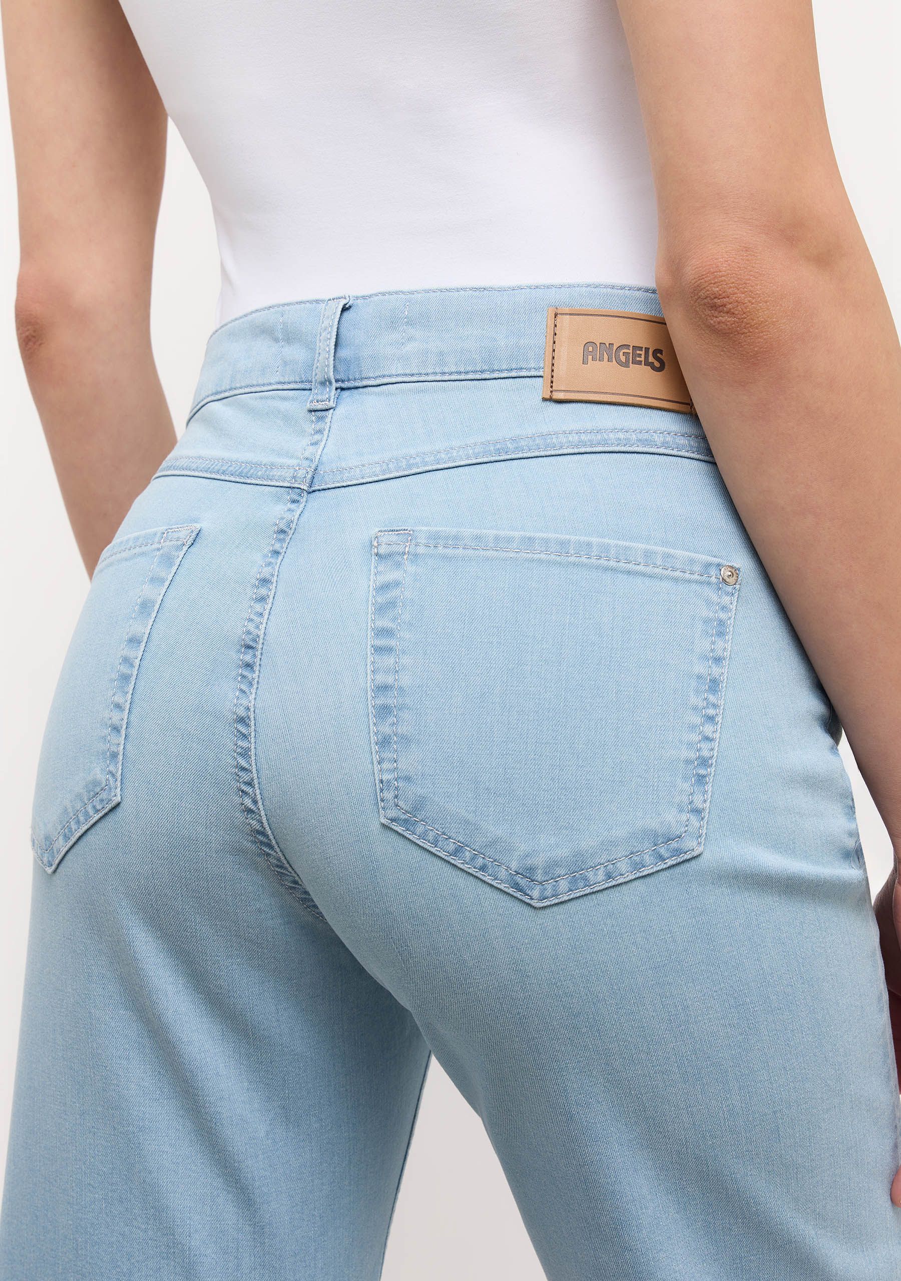 ANGELS SHORT