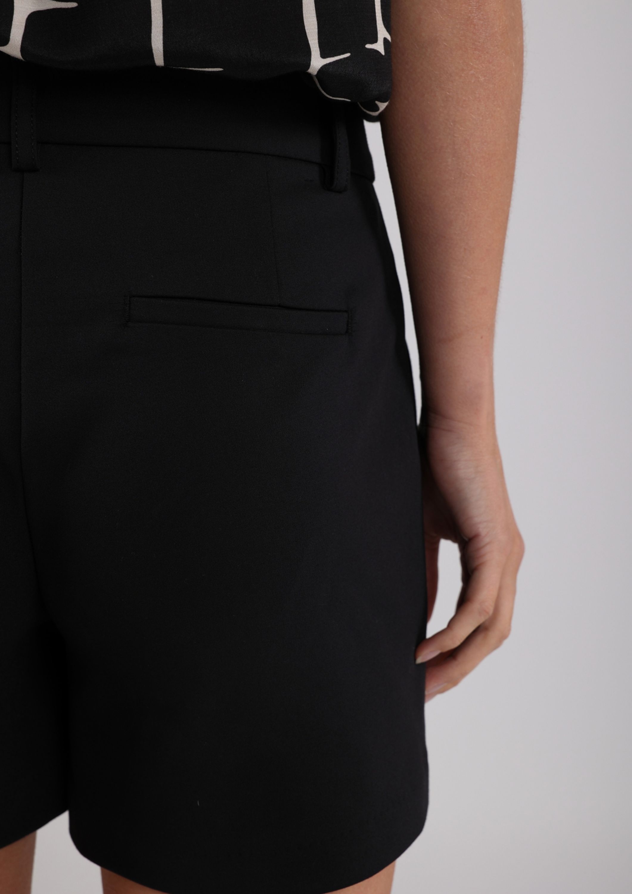 NUKUS SHORT NUKUS SHORT
