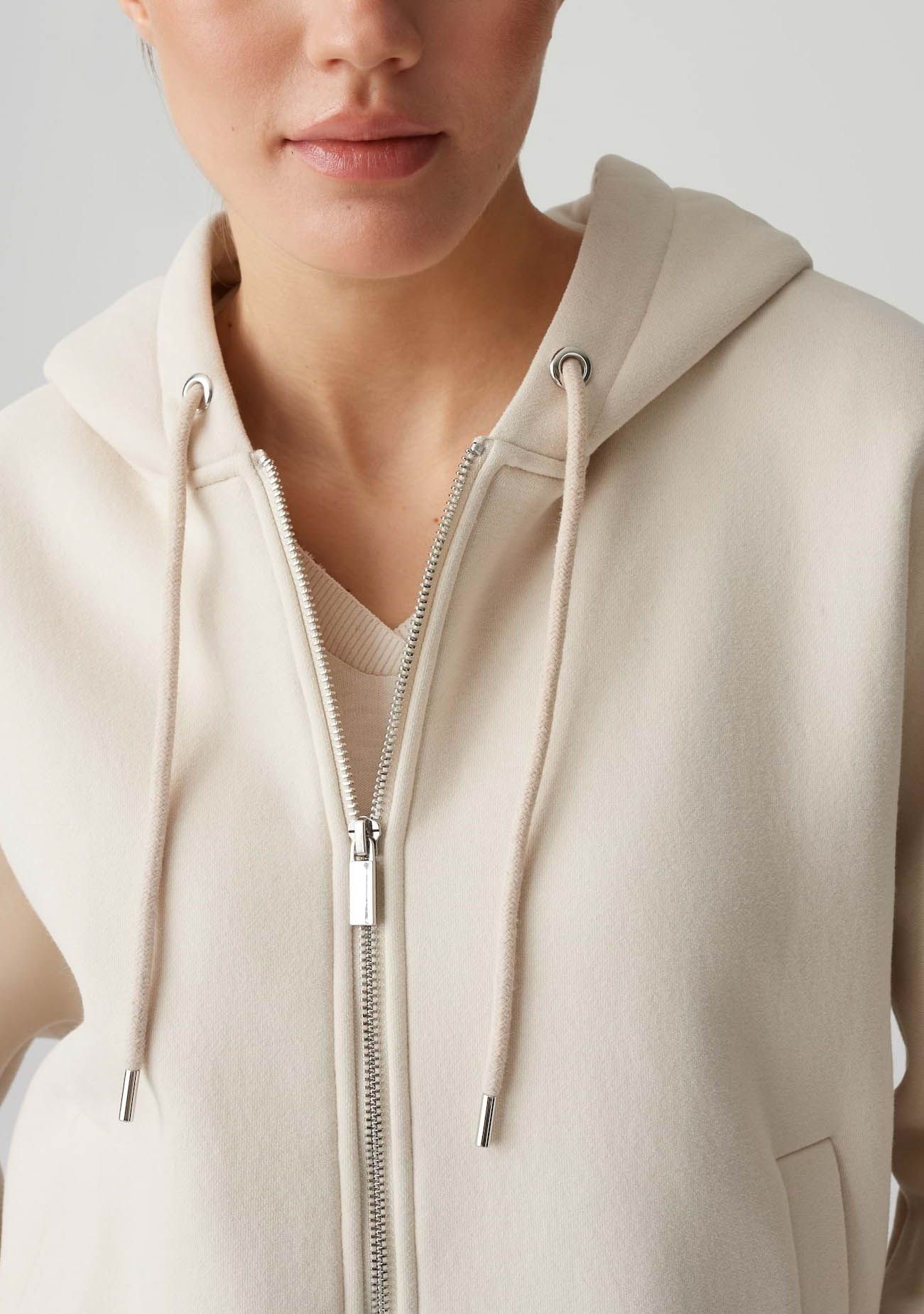 OPUS VEST