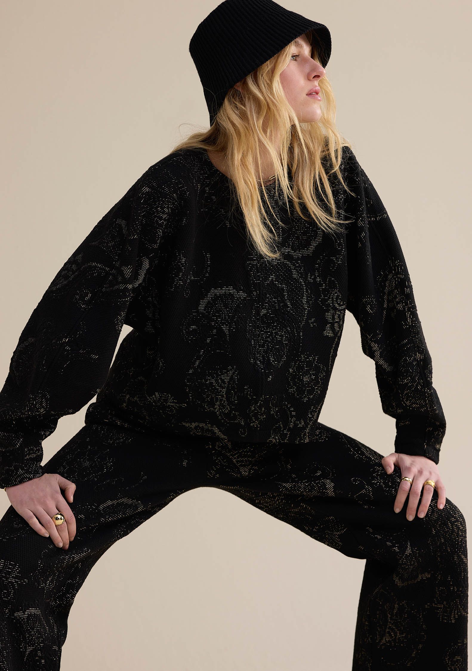SUMMUM SWEATER