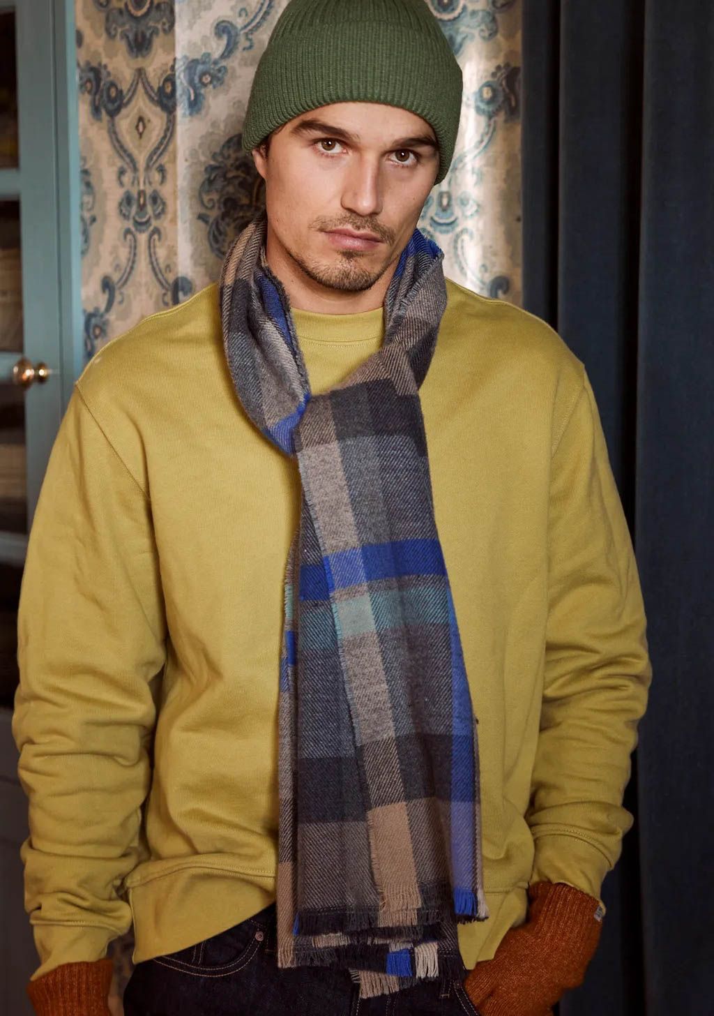 BARTS SHAWL/MUTS