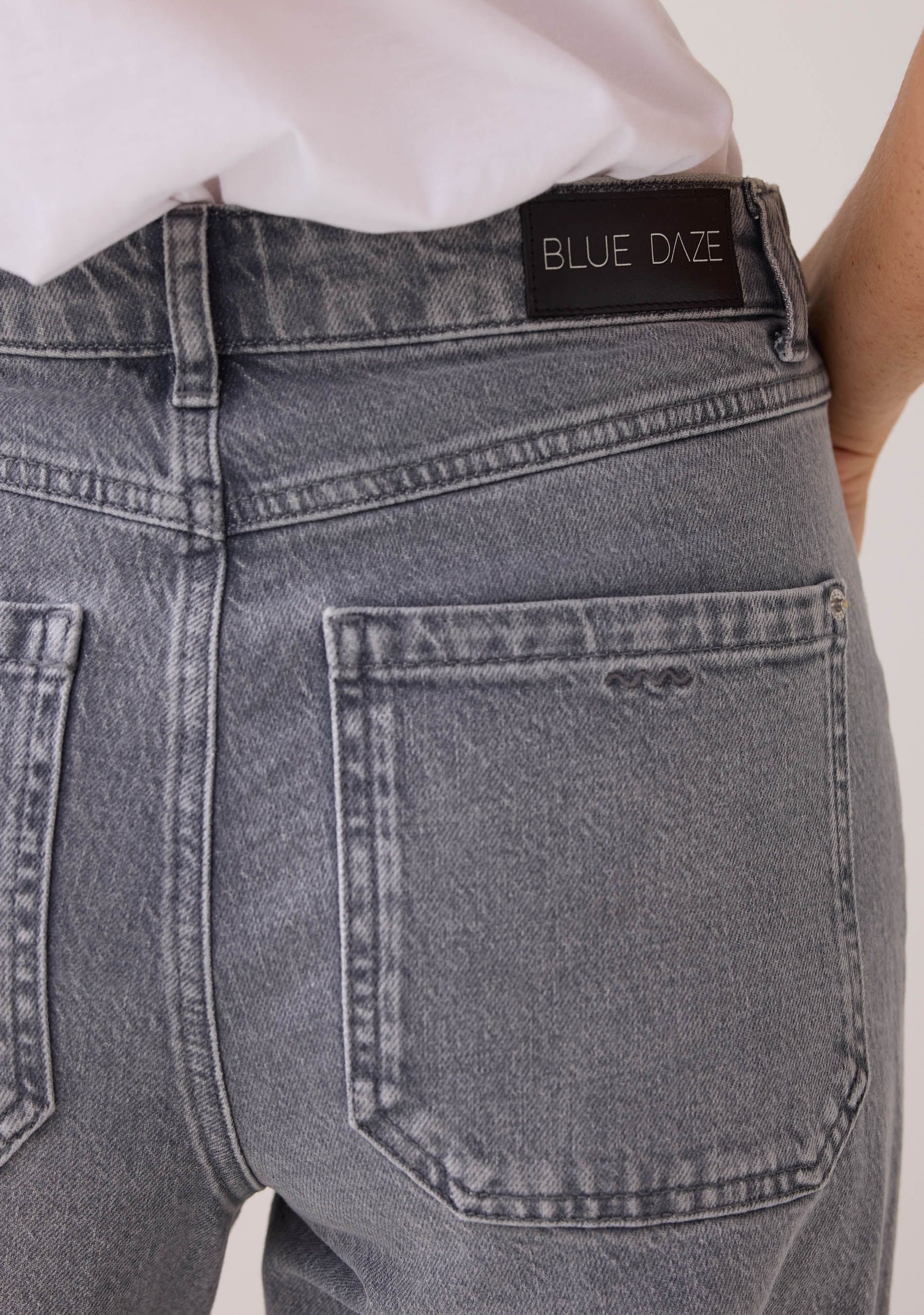 SUMMUM JEANS