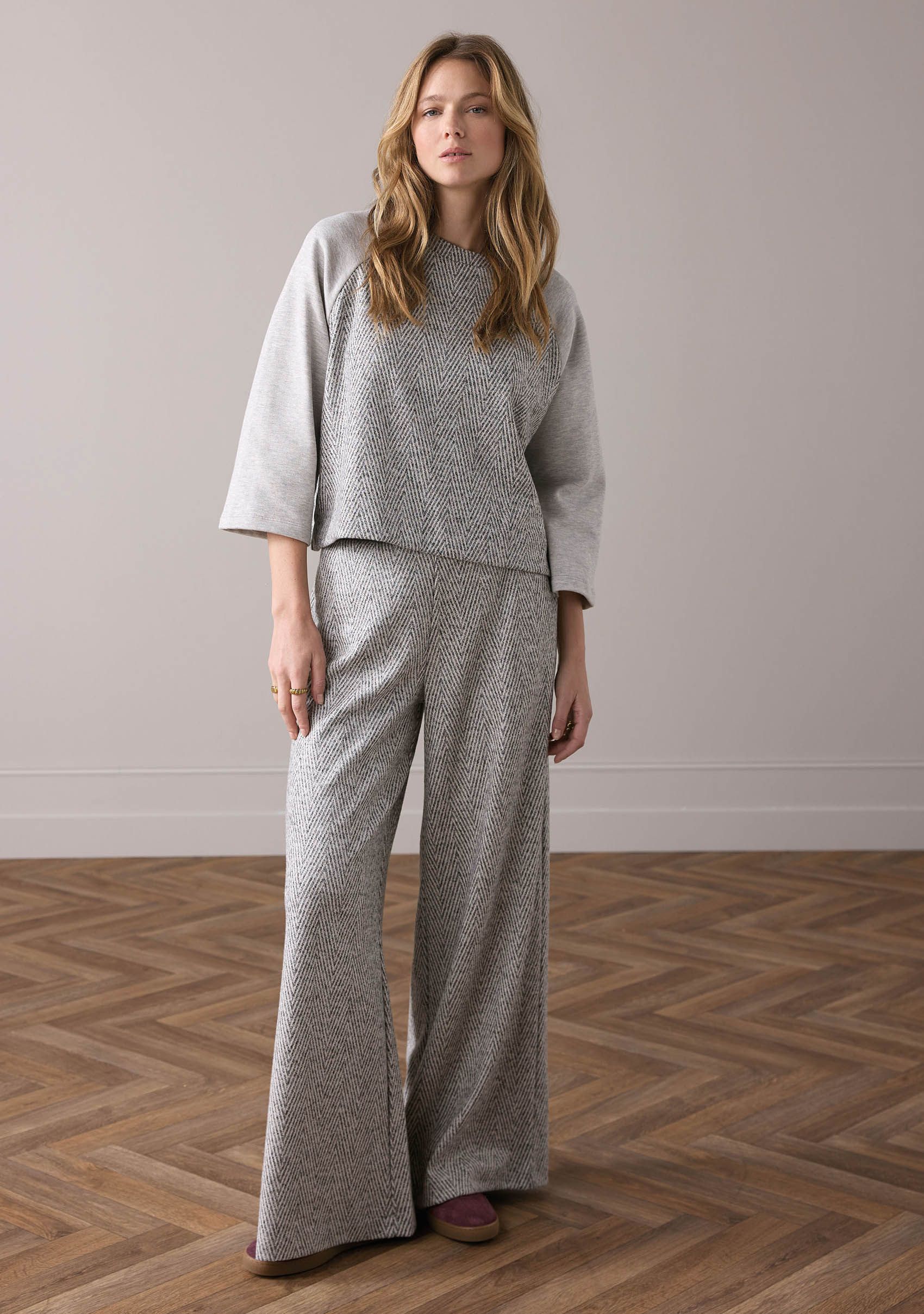 SUMMUM SWEATER