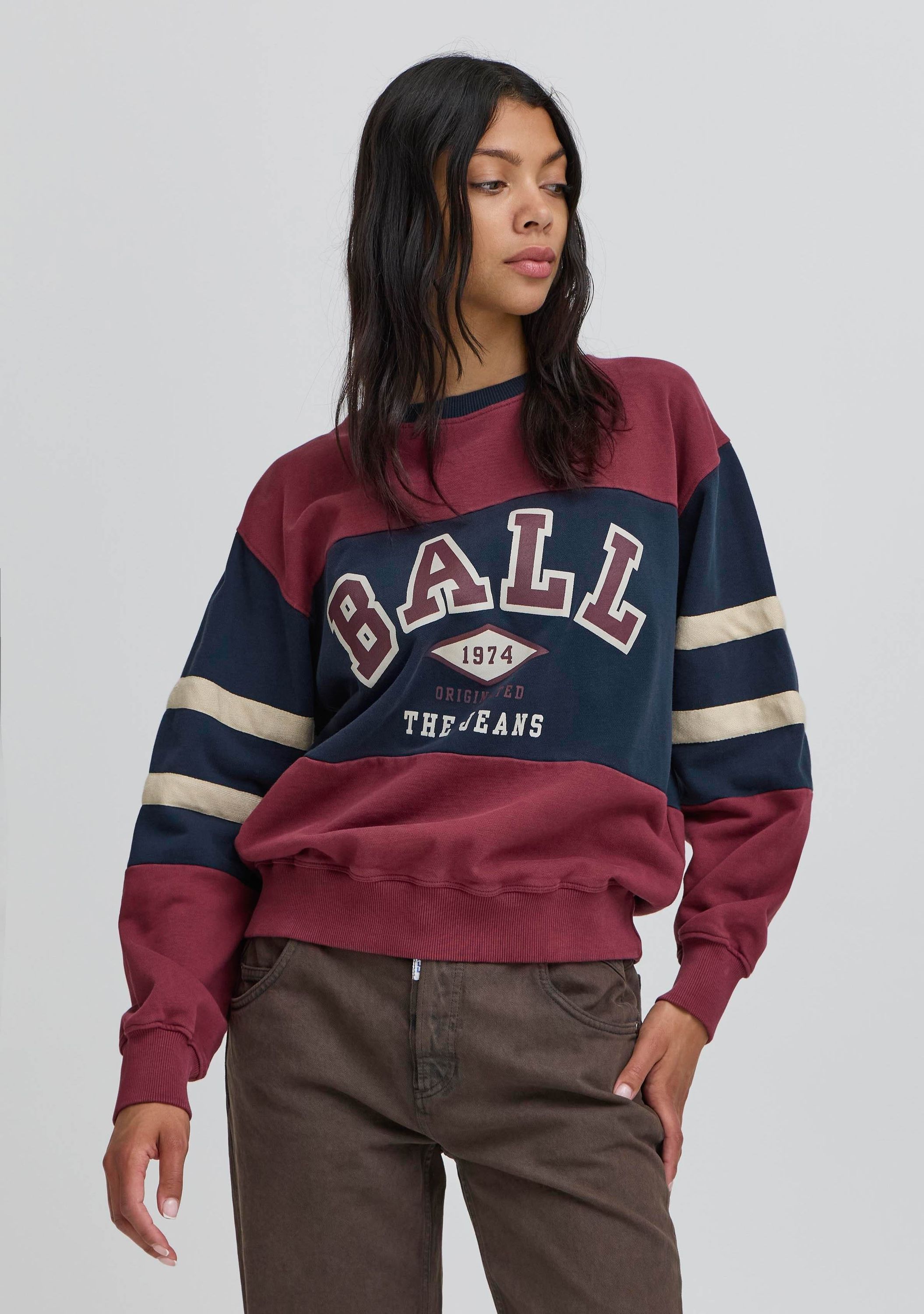 BALL SWEATER
