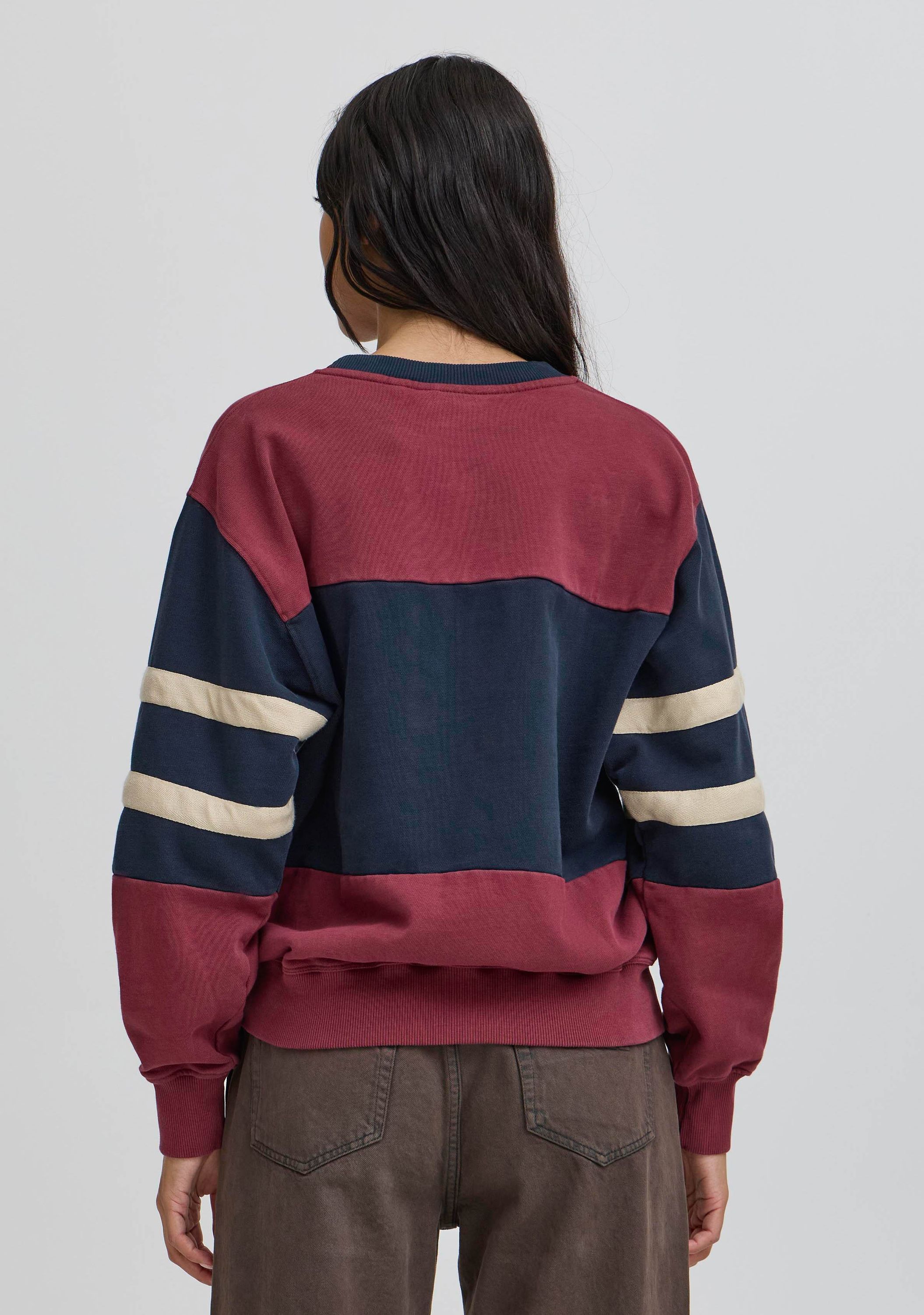 BALL SWEATER