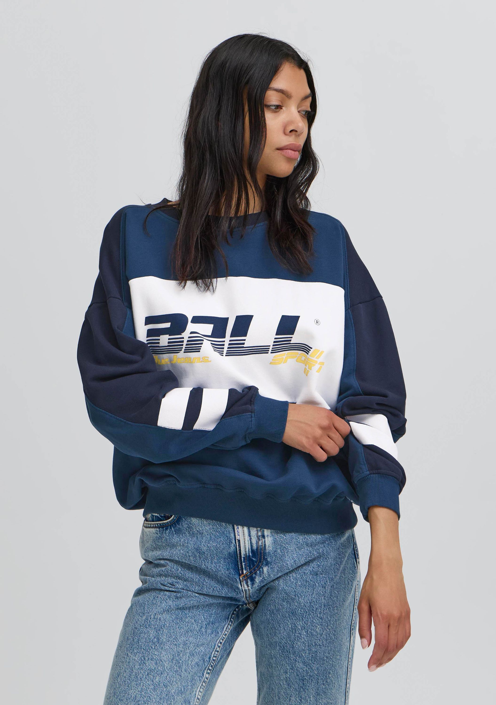 BALL SWEATER