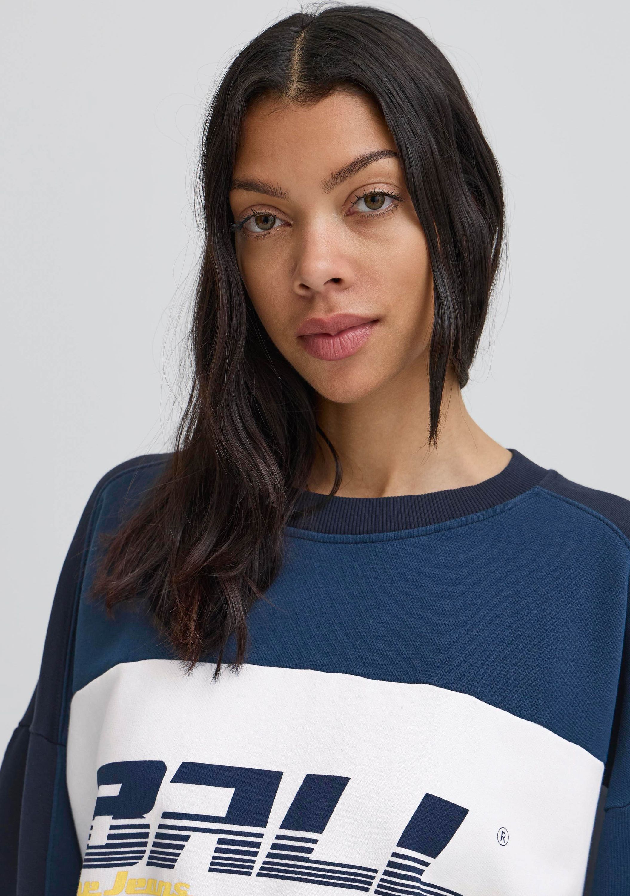 BALL SWEATER