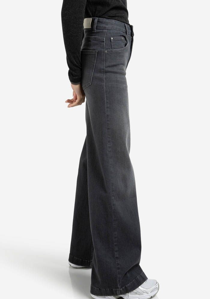 YAYA JEANS