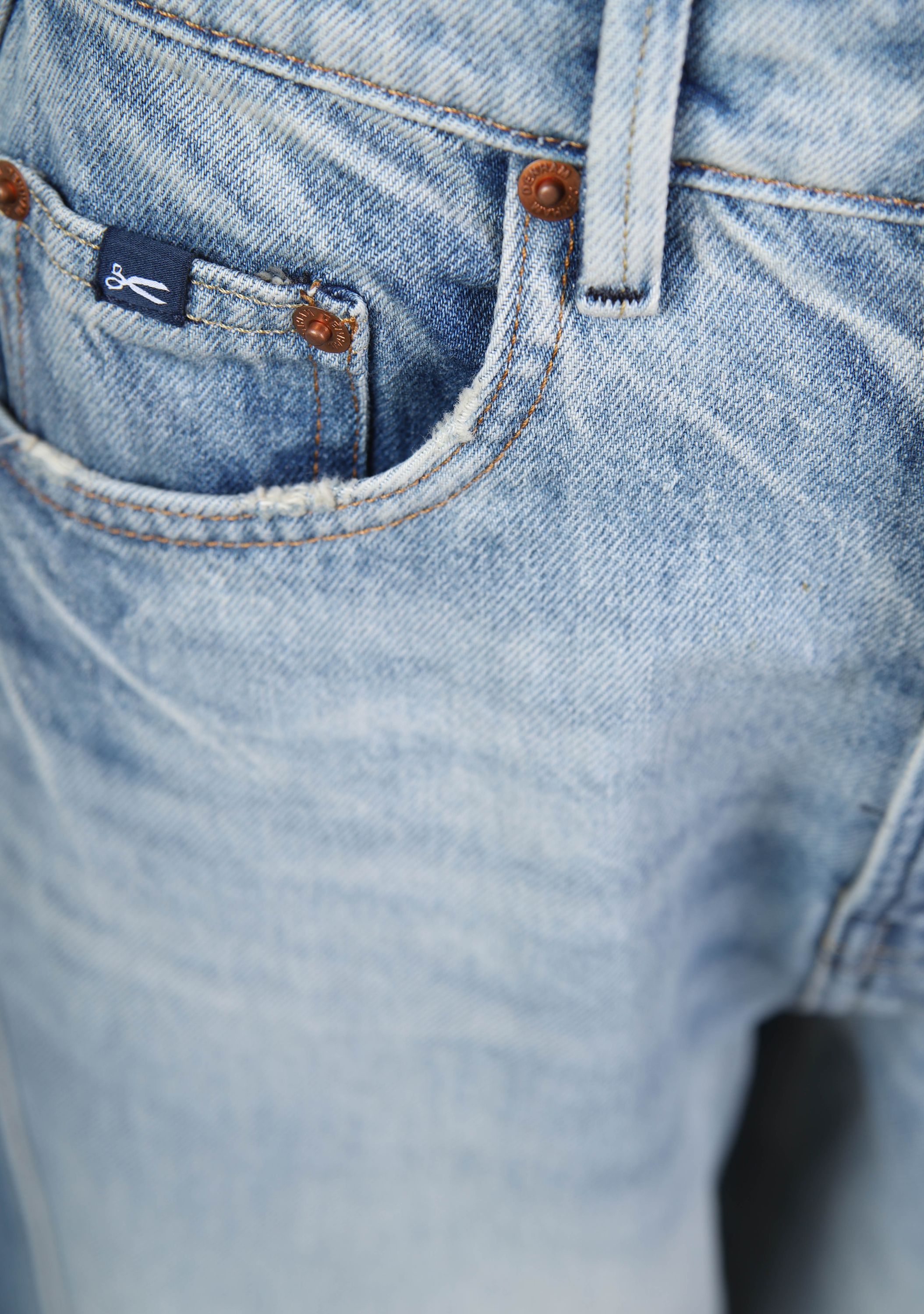 DENHAM JEANS