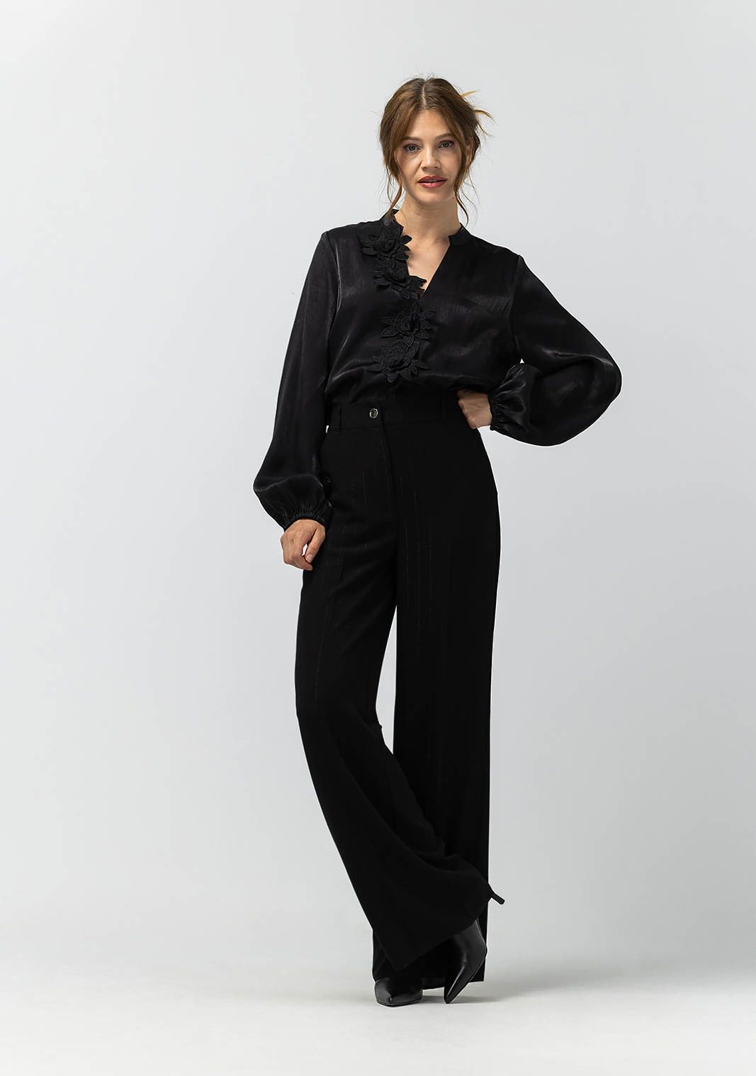 LABEL DOT BLOUSE