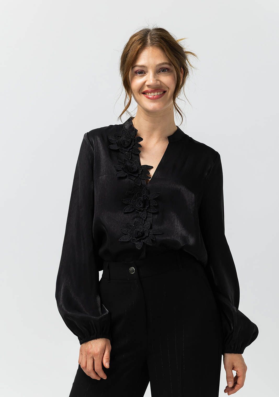 LABEL DOT BLOUSE