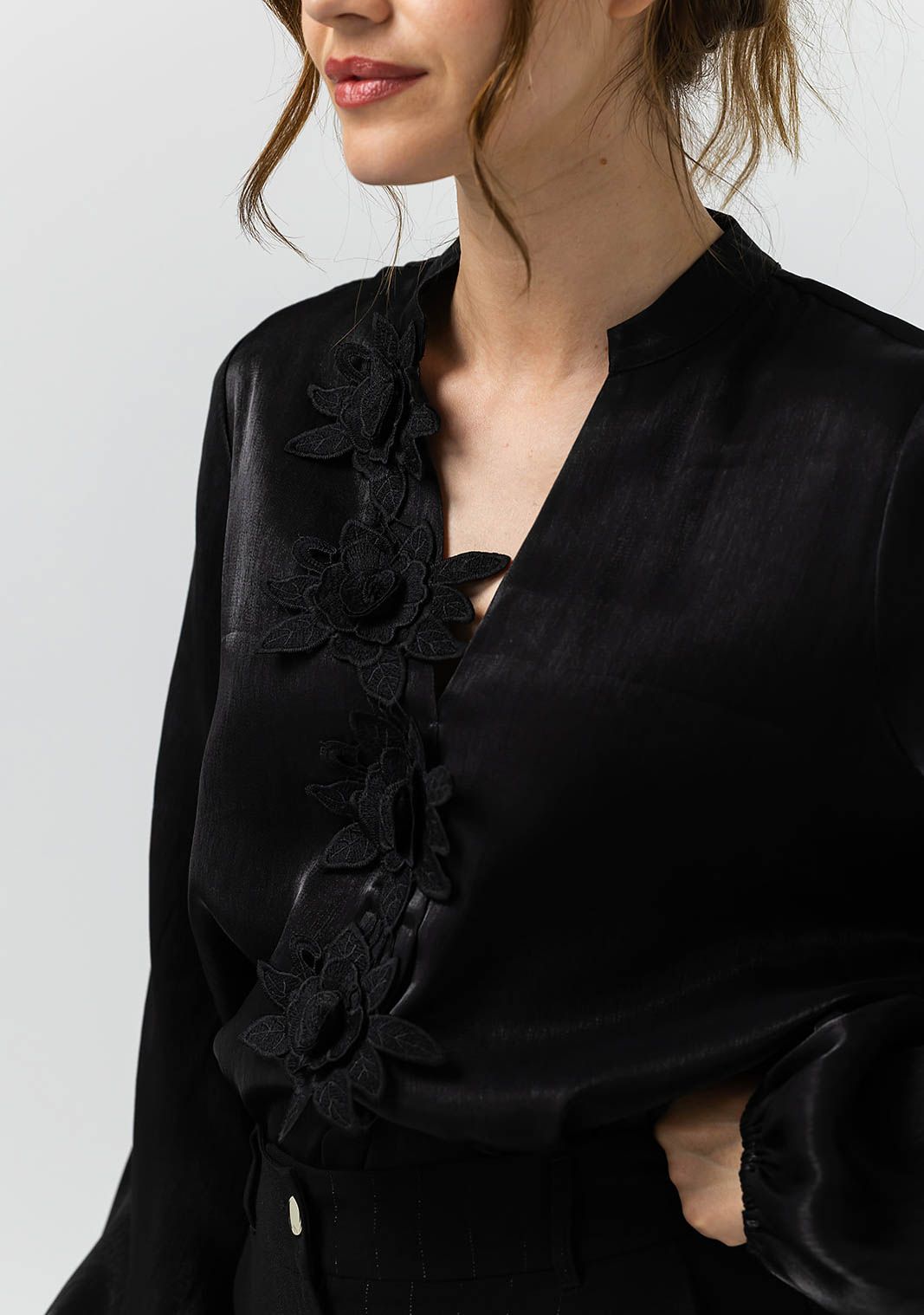 LABEL DOT BLOUSE