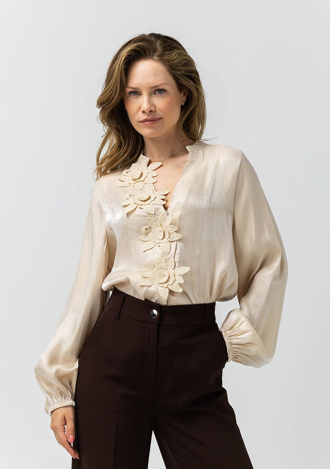 LABEL DOT BLOUSE