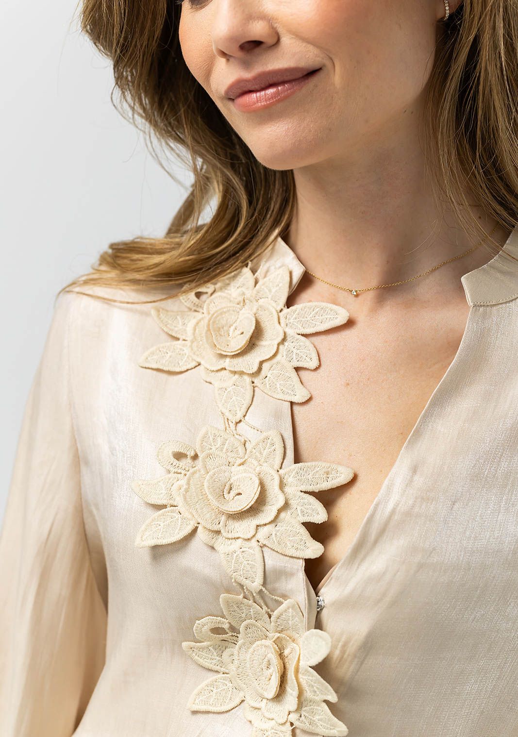 LABEL DOT BLOUSE