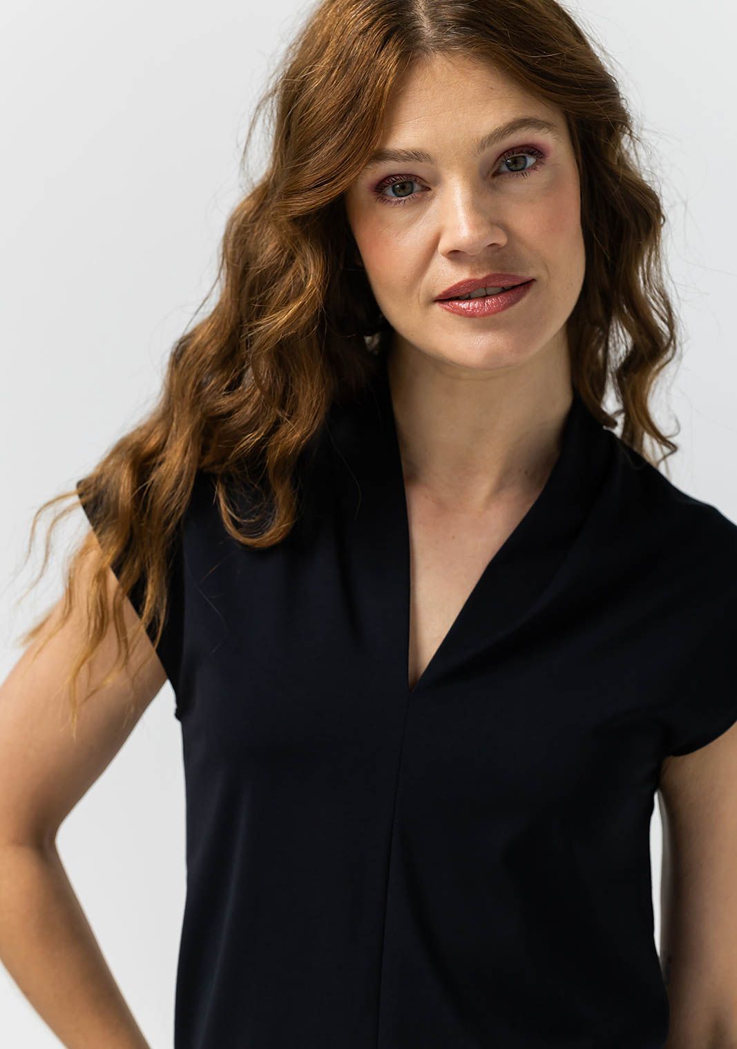 LABEL DOT SHIRT