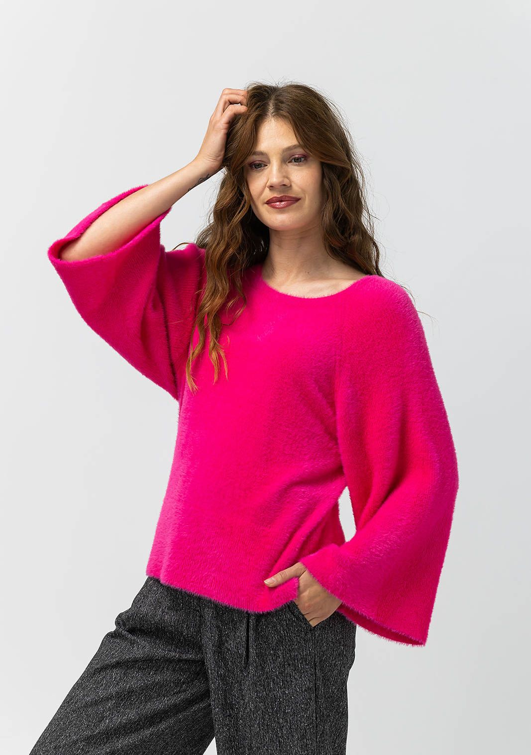 LABEL DOT TRUI
