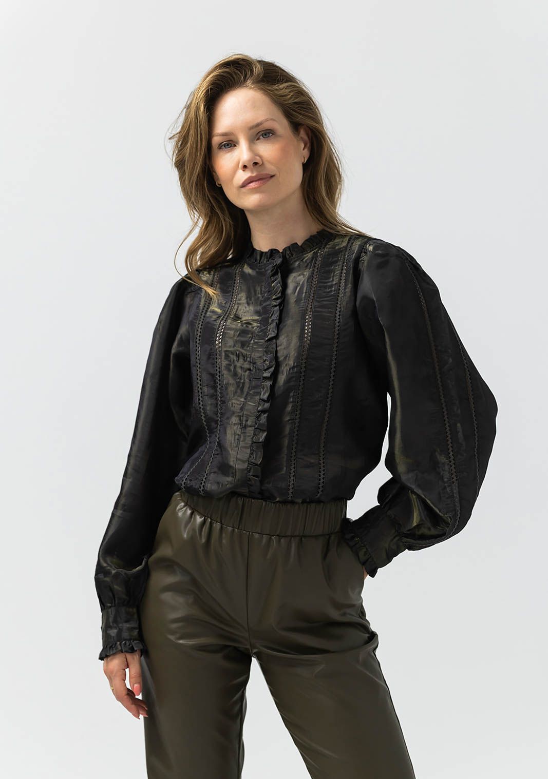 LABEL DOT BLOUSE