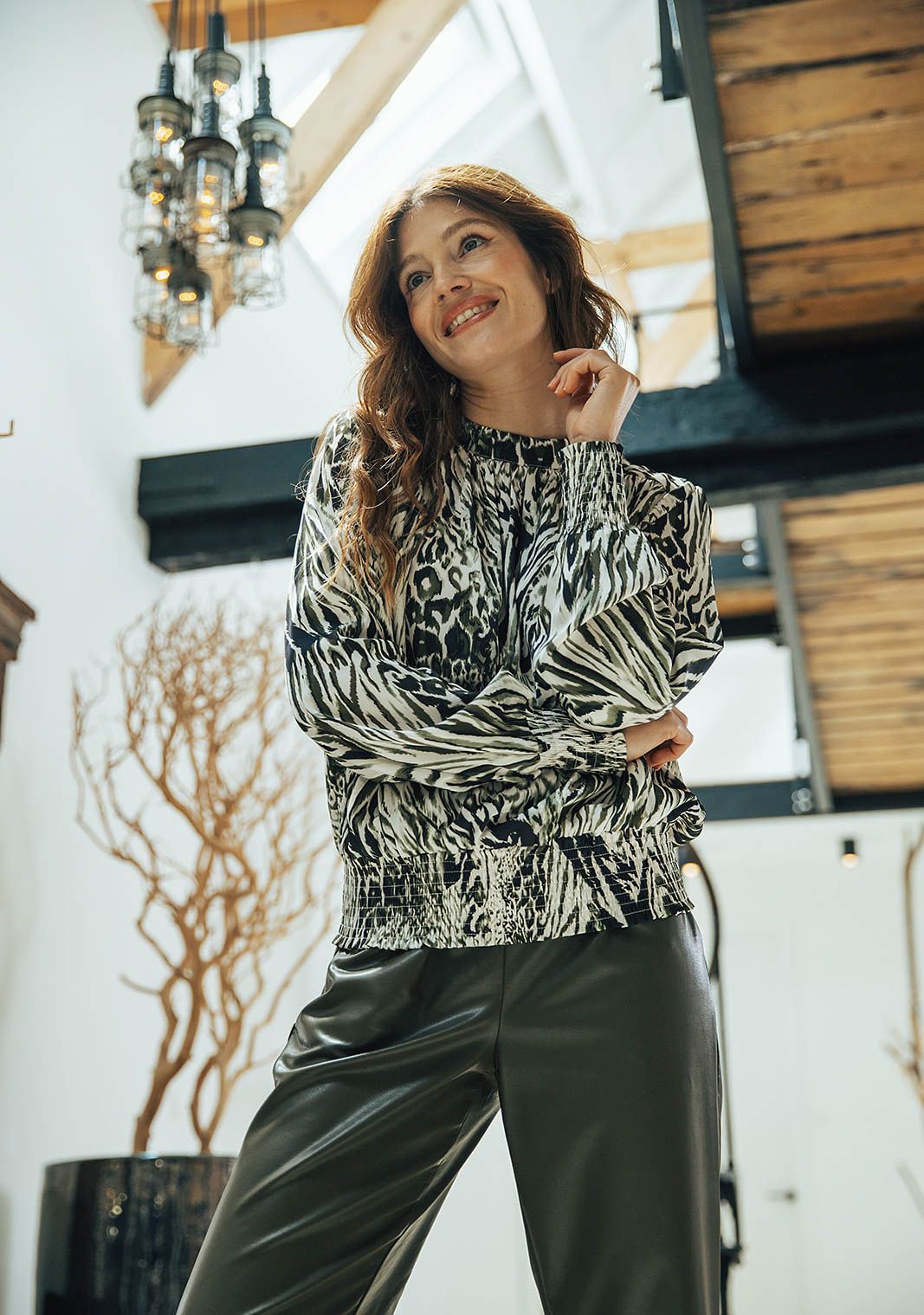 LABEL DOT BLOUSE