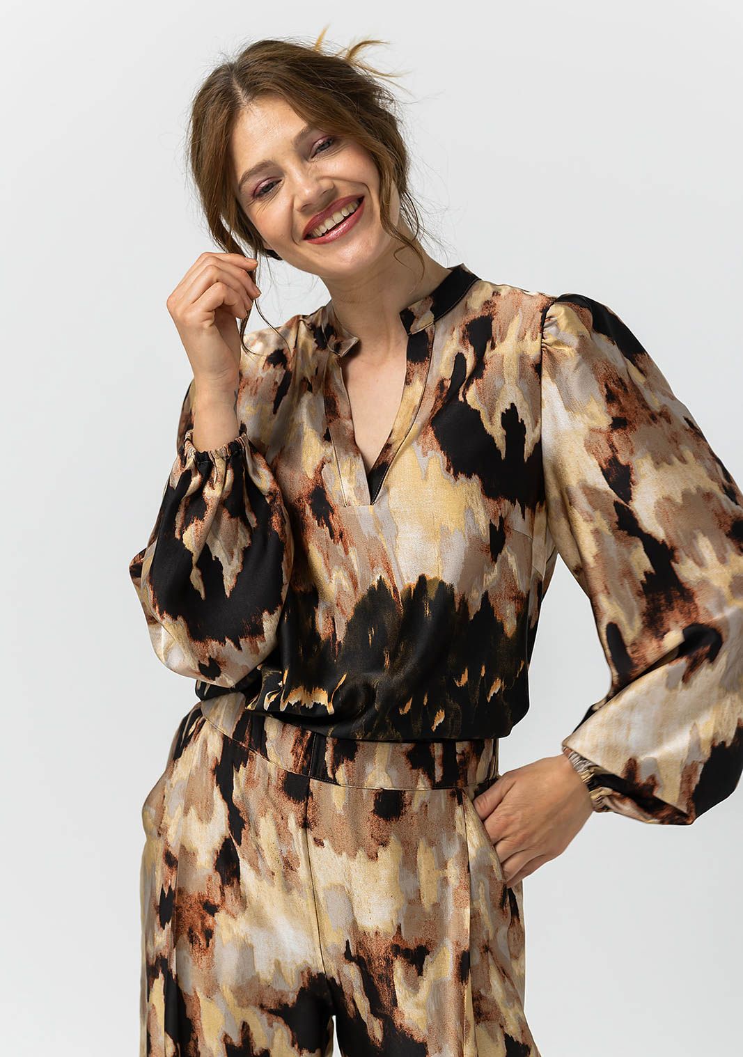 LABEL DOT BLOUSE
