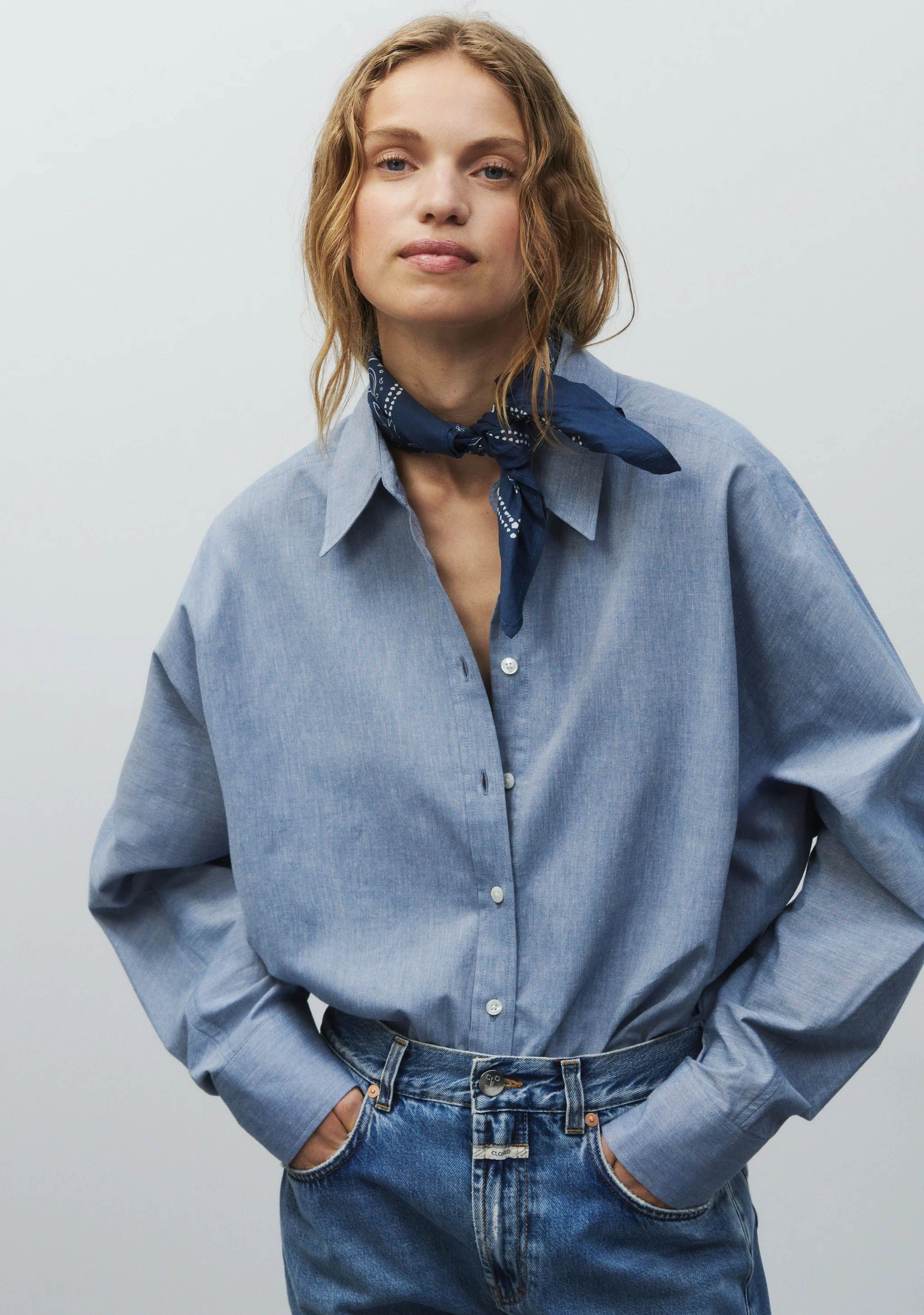 CLOSED BLOUSE