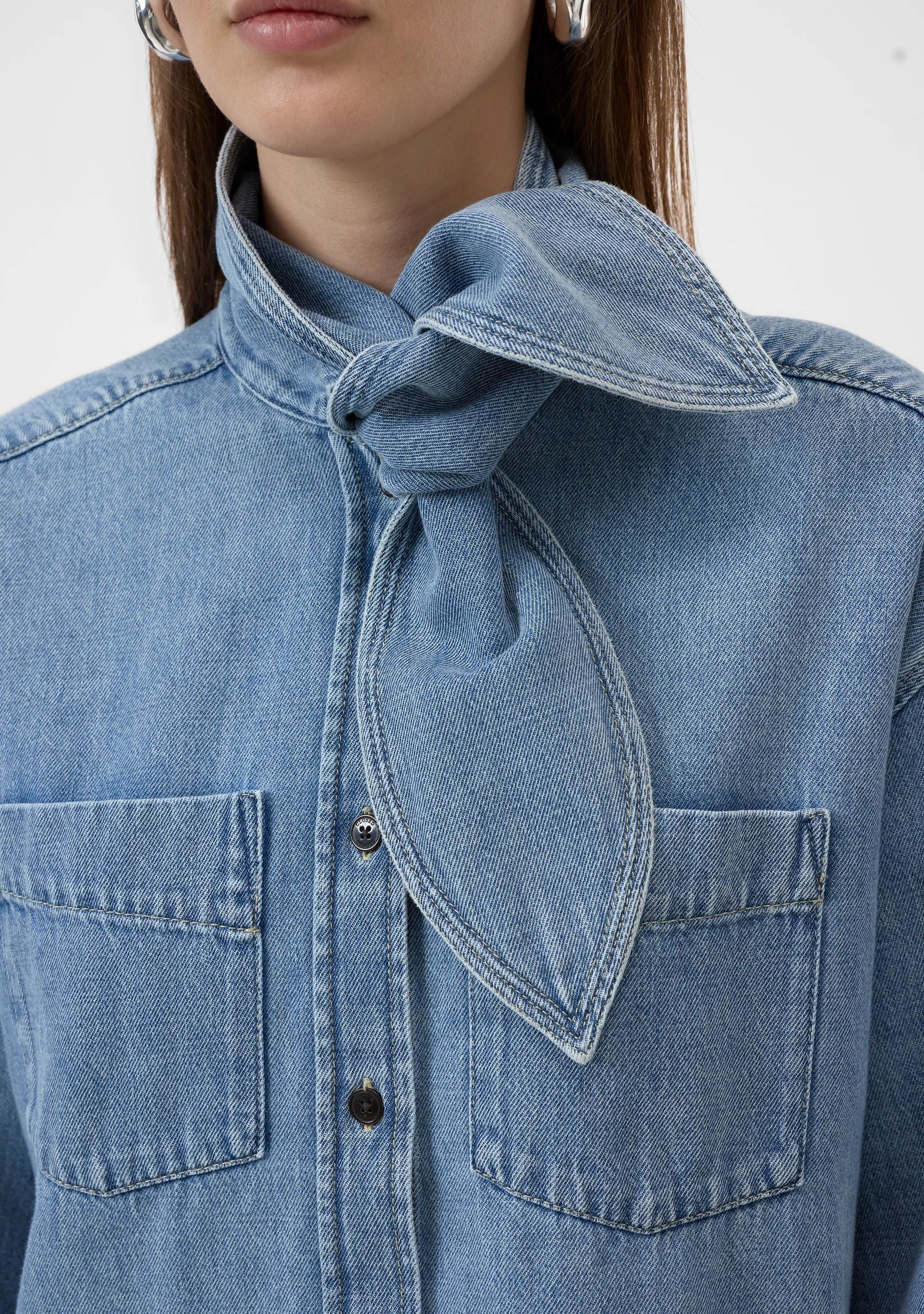 CLOSED BLOUSE