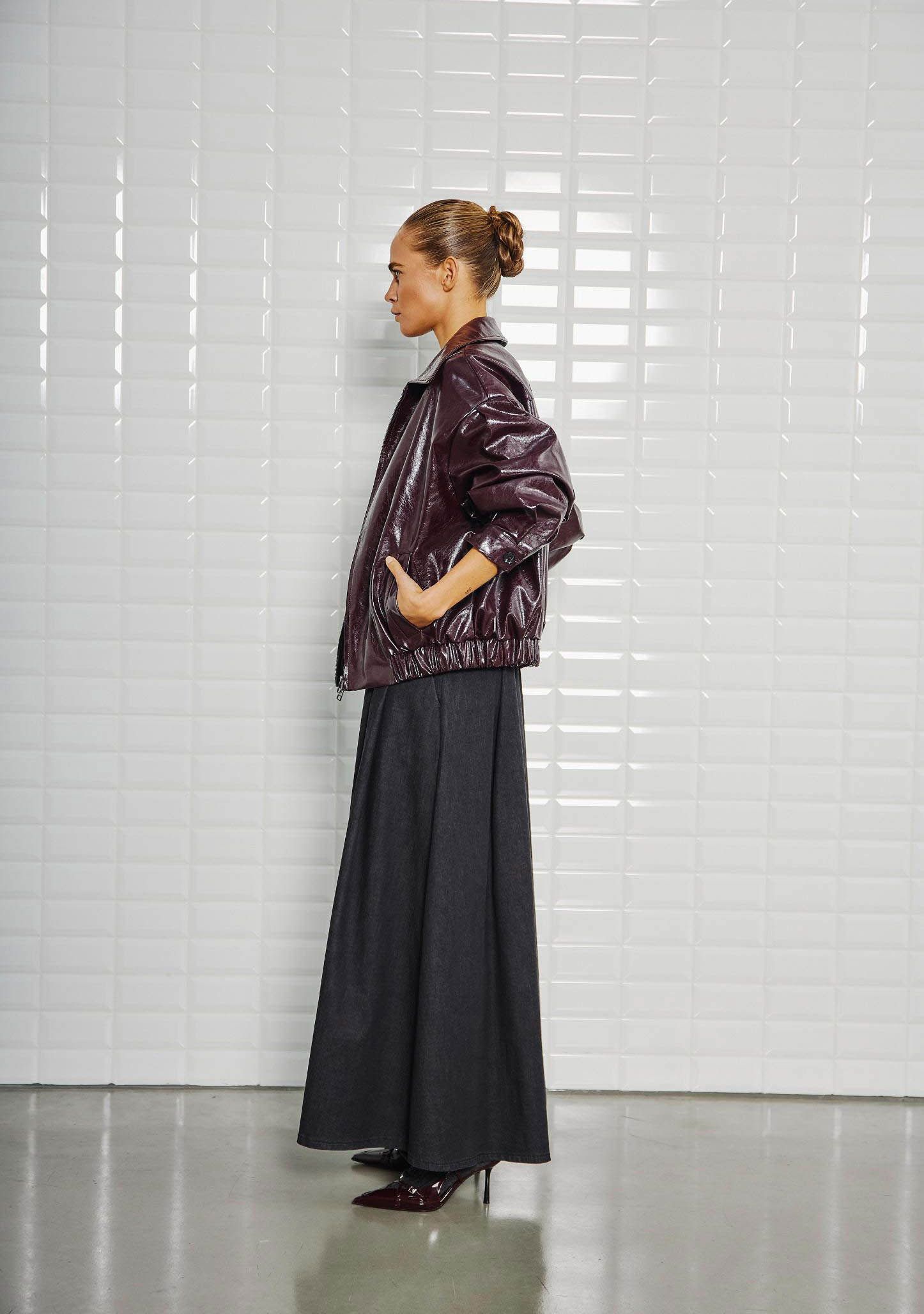 WITH BLACK LEER/SUEDE JACK