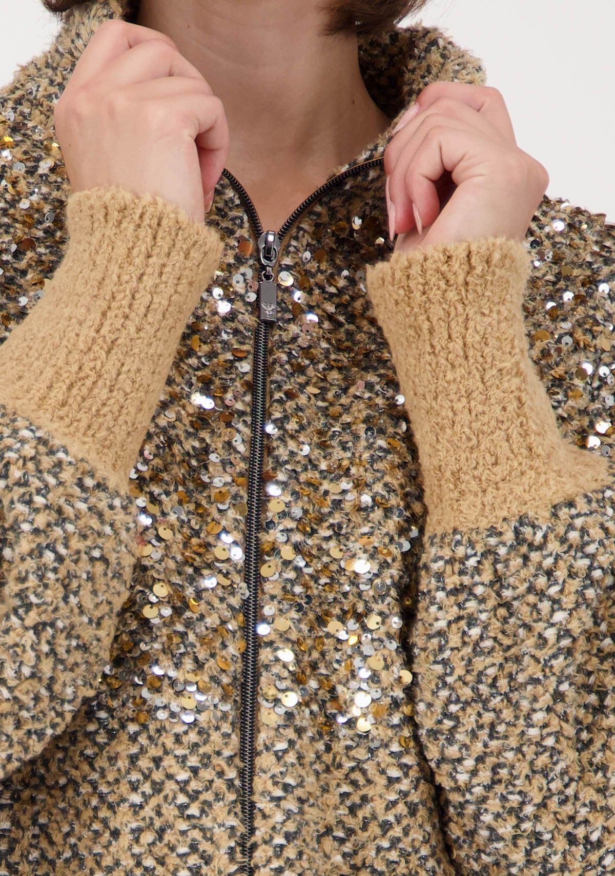 MONARI VEST