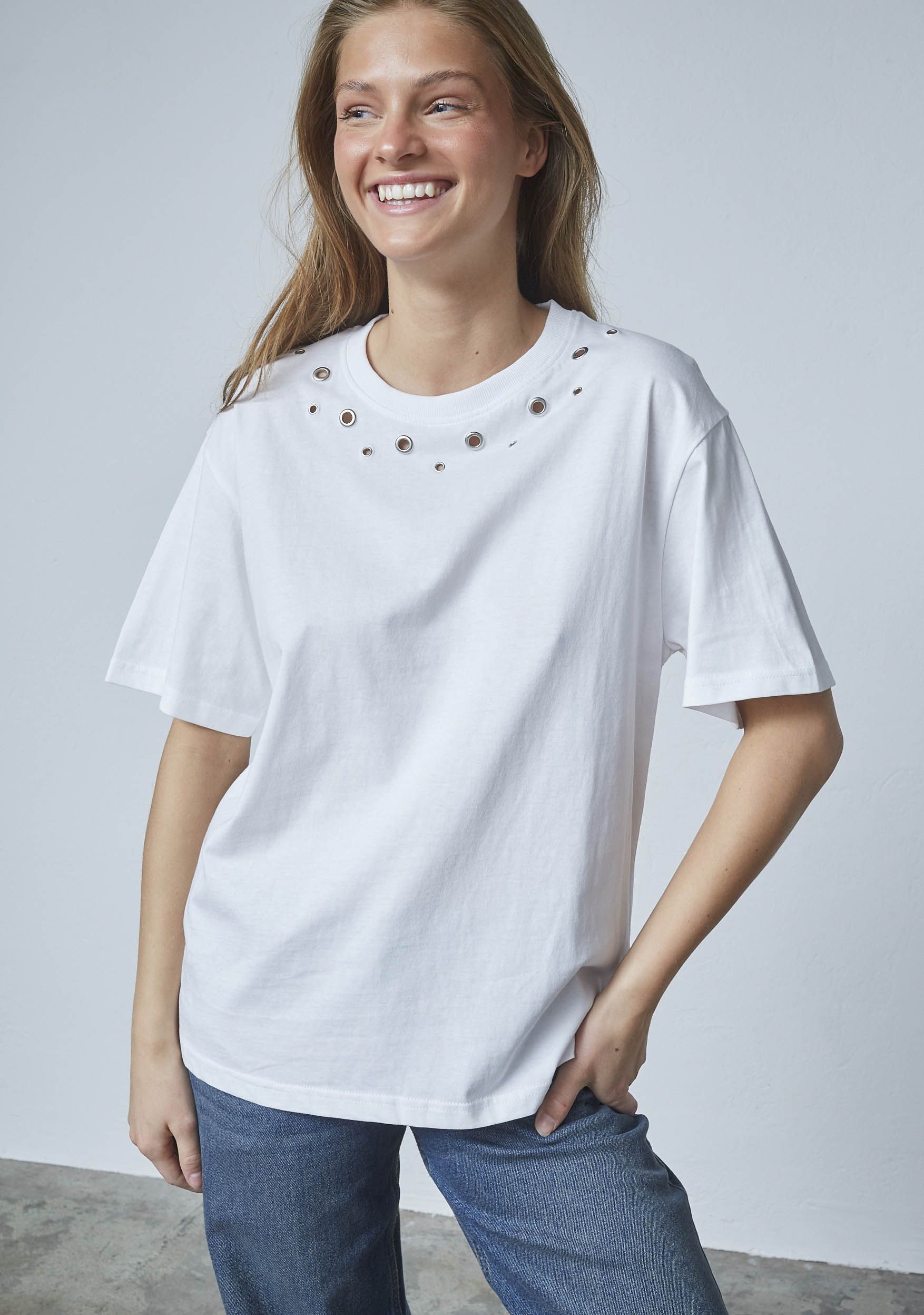 SISTERS POINT SHIRT
