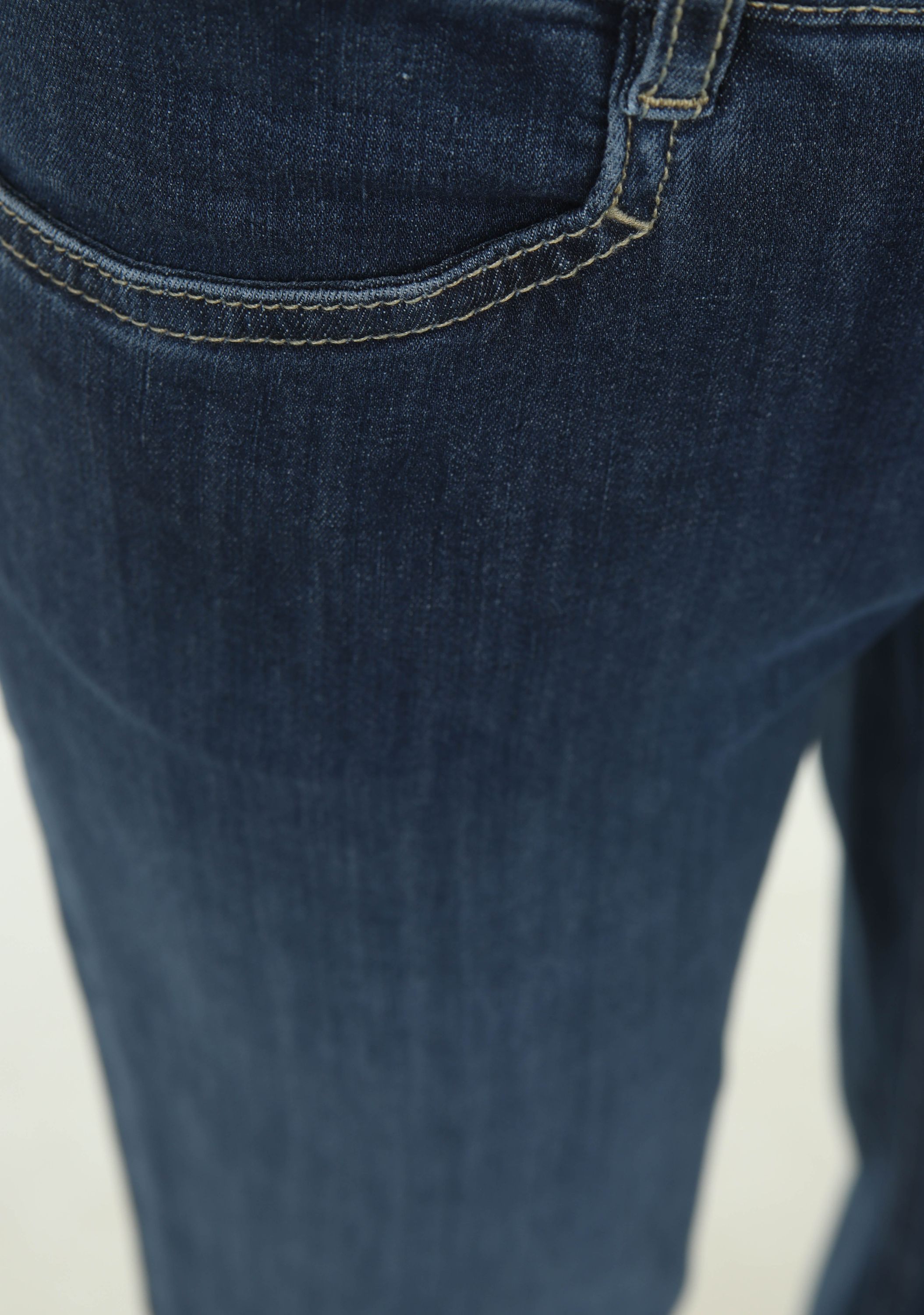 TONI JEANS