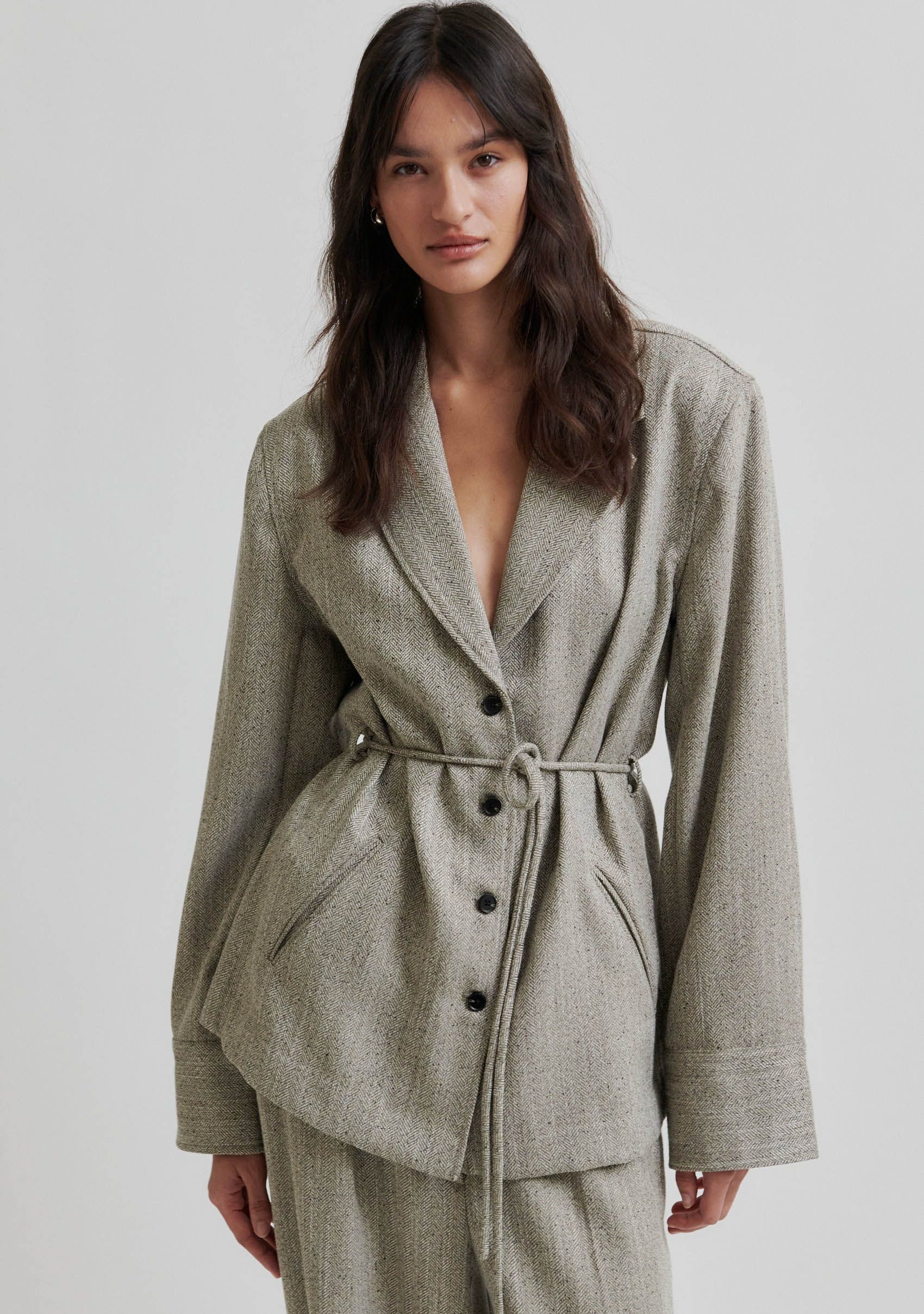 SECOND FEMALE BLAZER