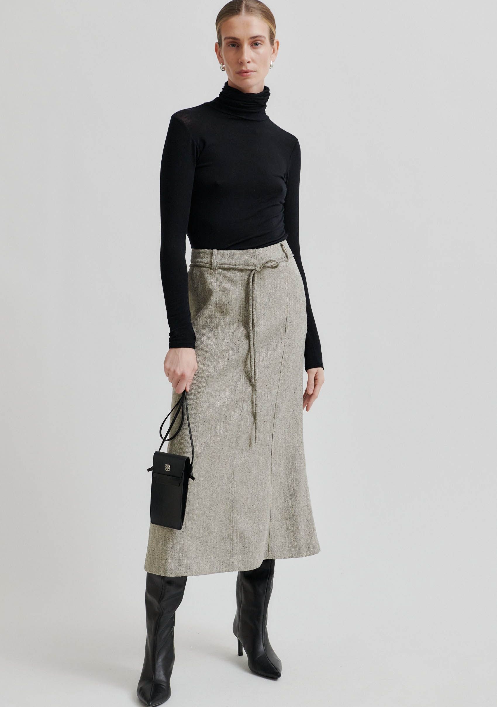 SECOND FEMALE ROK