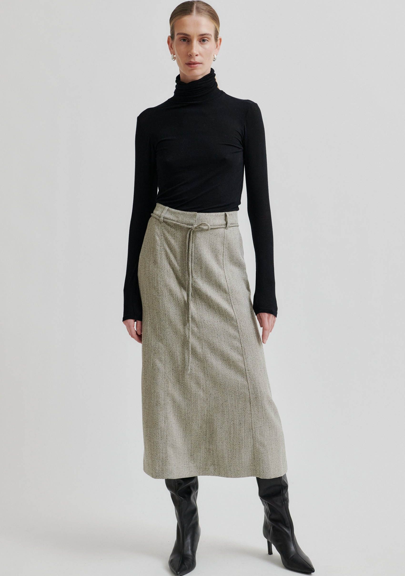 SECOND FEMALE ROK